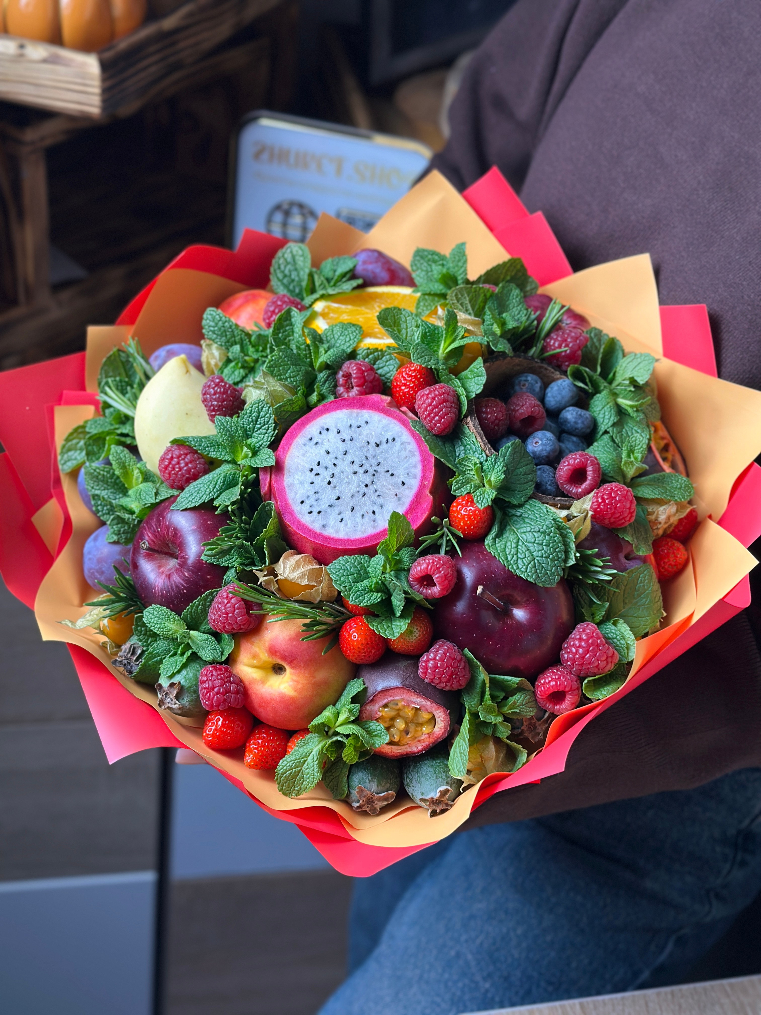 Фруктовые. Выездной кейтеринг, съедобные букеты, торты и сладости на заказ