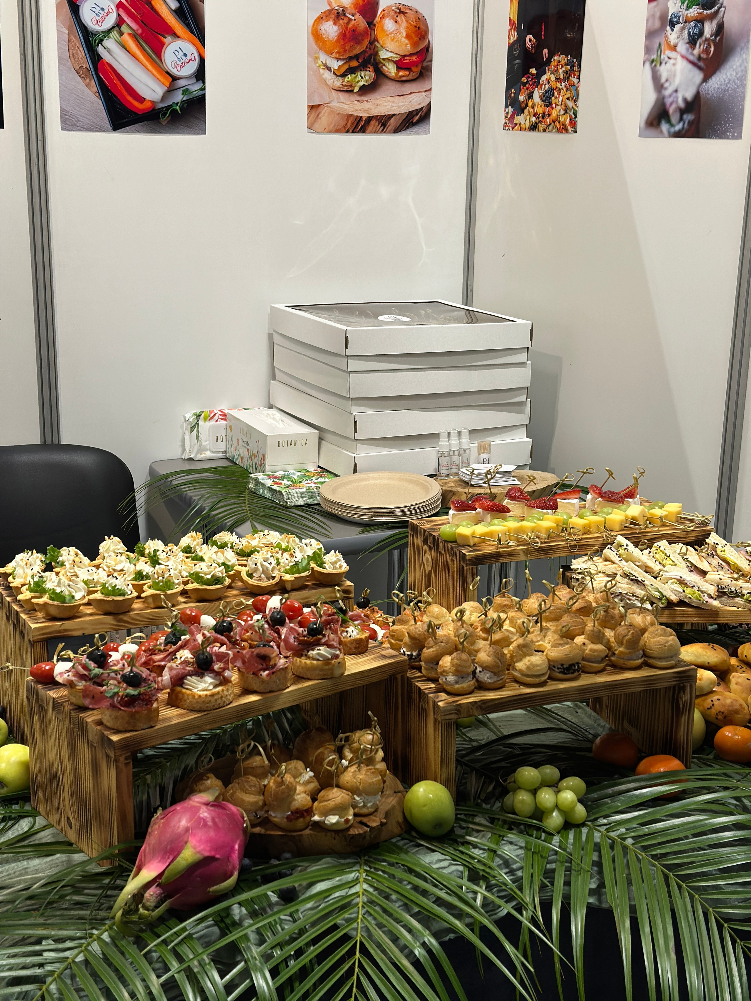 Столы. Выездной кейтеринг, съедобные букеты, торты и сладости на заказ