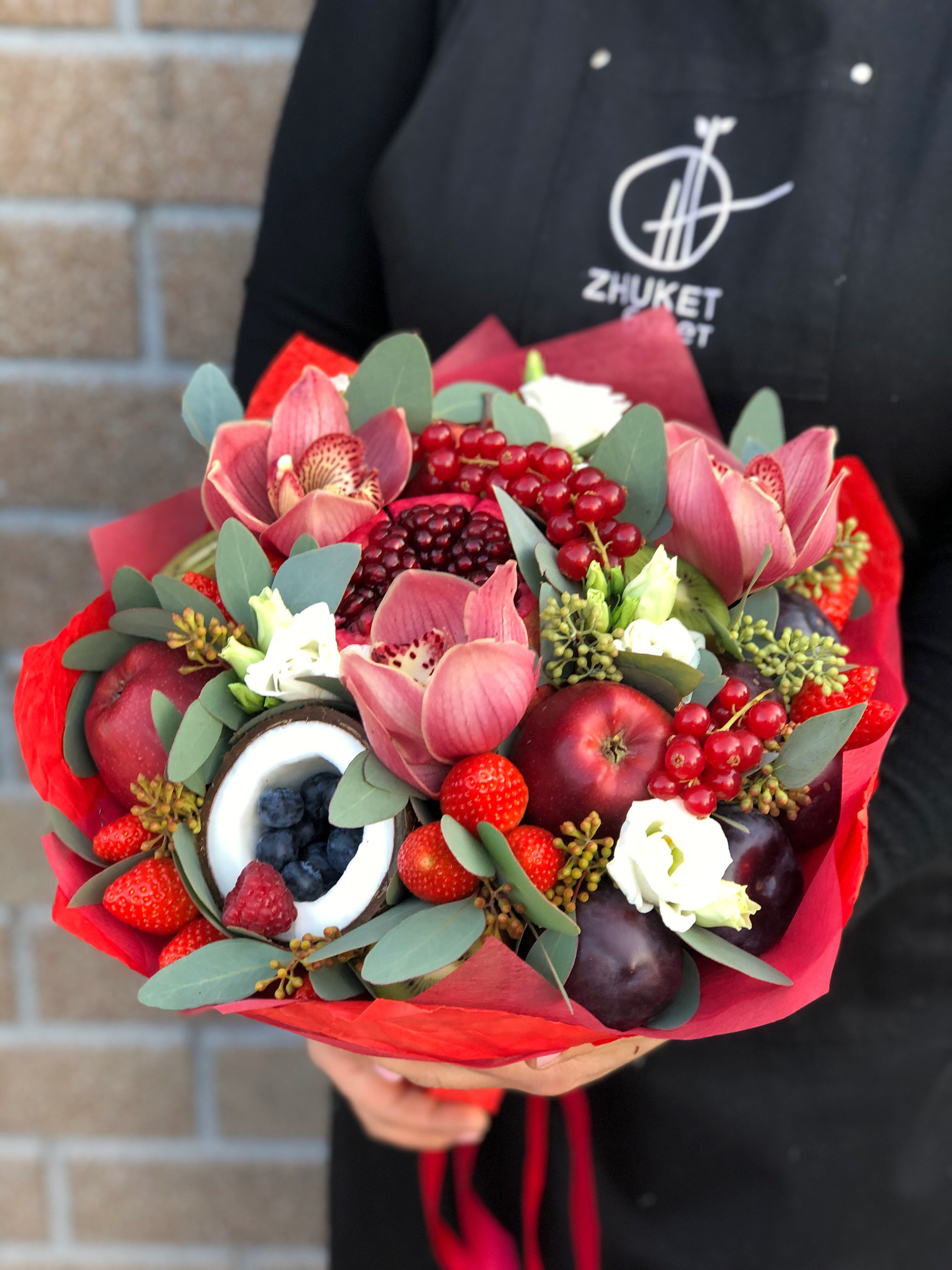 Фруктовые. Выездной кейтеринг, съедобные букеты, торты и сладости на заказ