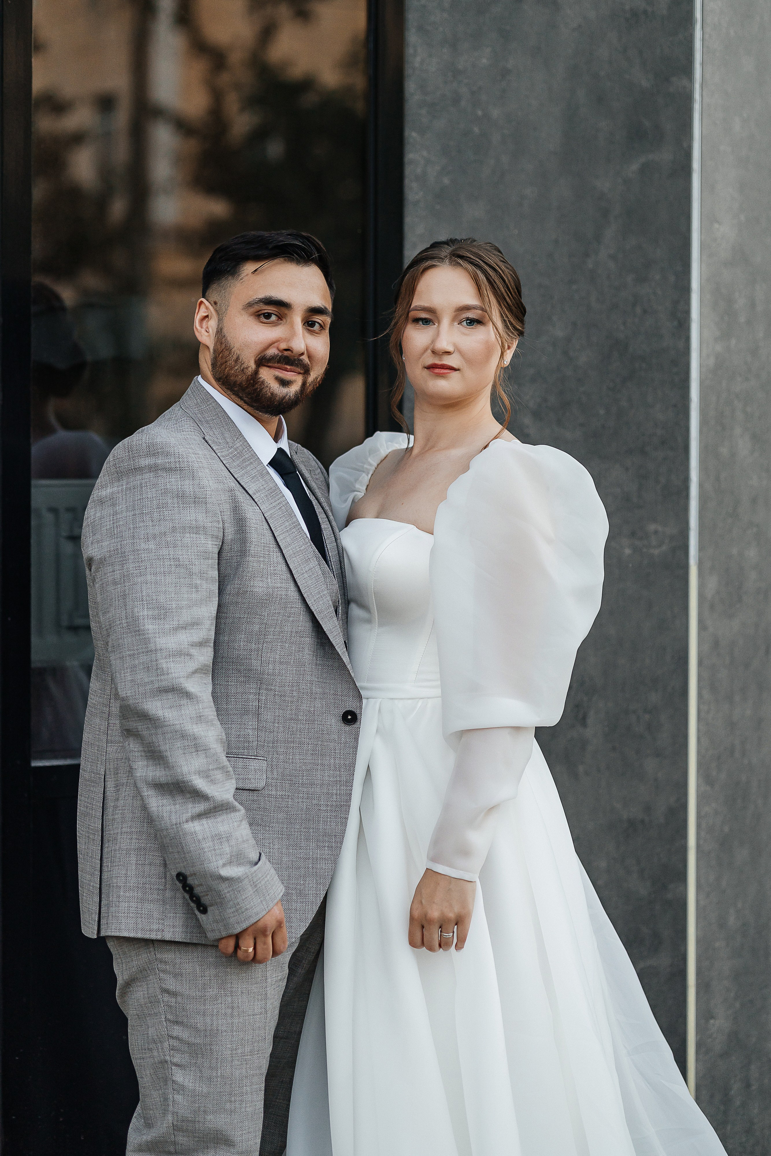 Свадебная фотосессия пары в номере отеля. Олег Сверчков | Свадебный фотограф Вологда