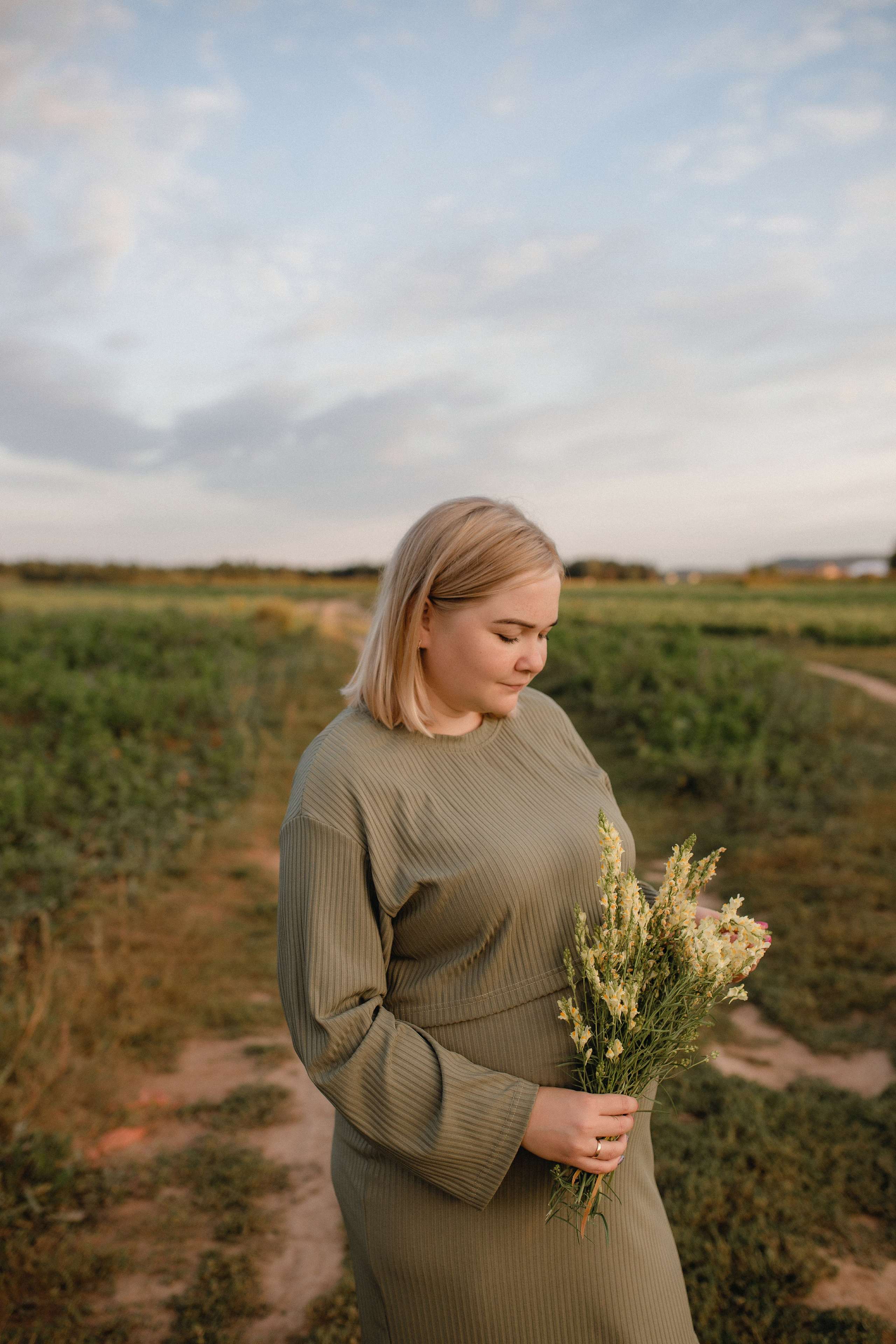 Аня, Вадим и Ева. Главная