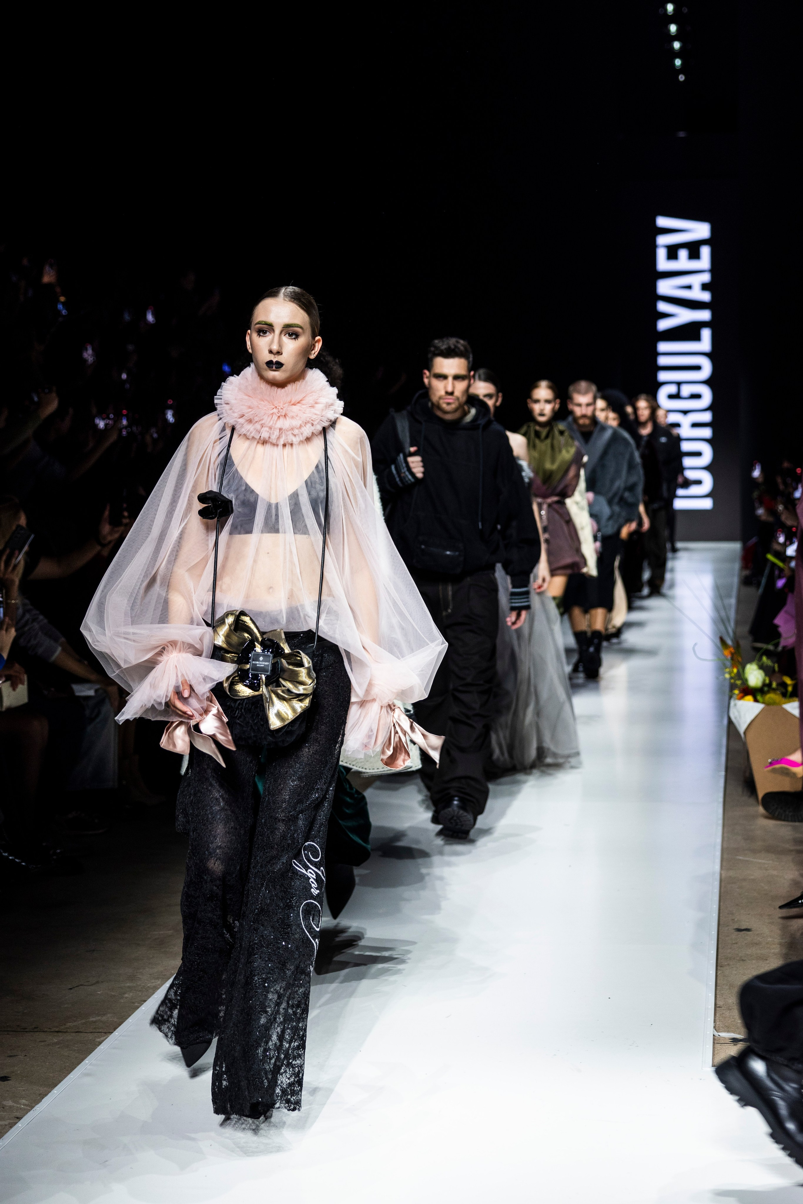 Показ Игоря Гуляева 2024. Фотограф в Москве Ира Никина