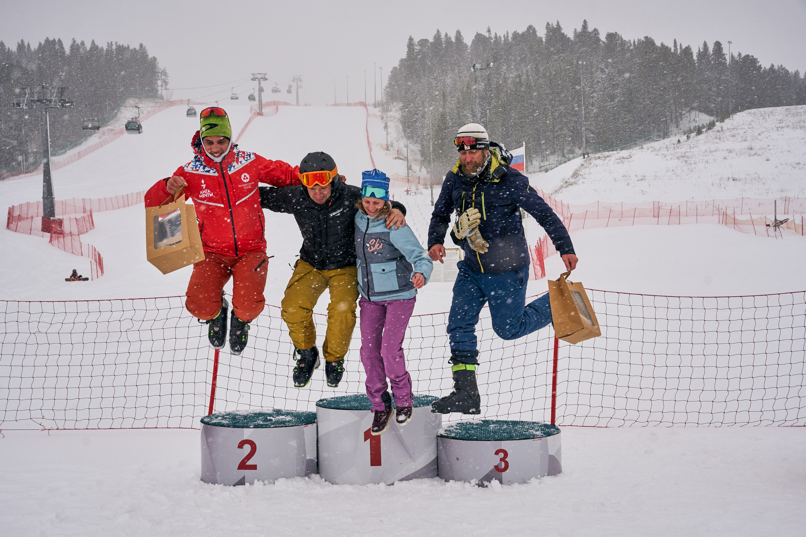 Соревнования по горным лыжам. Лайфстайл фотограф в Ханты-Мансийске Мария Шишкина