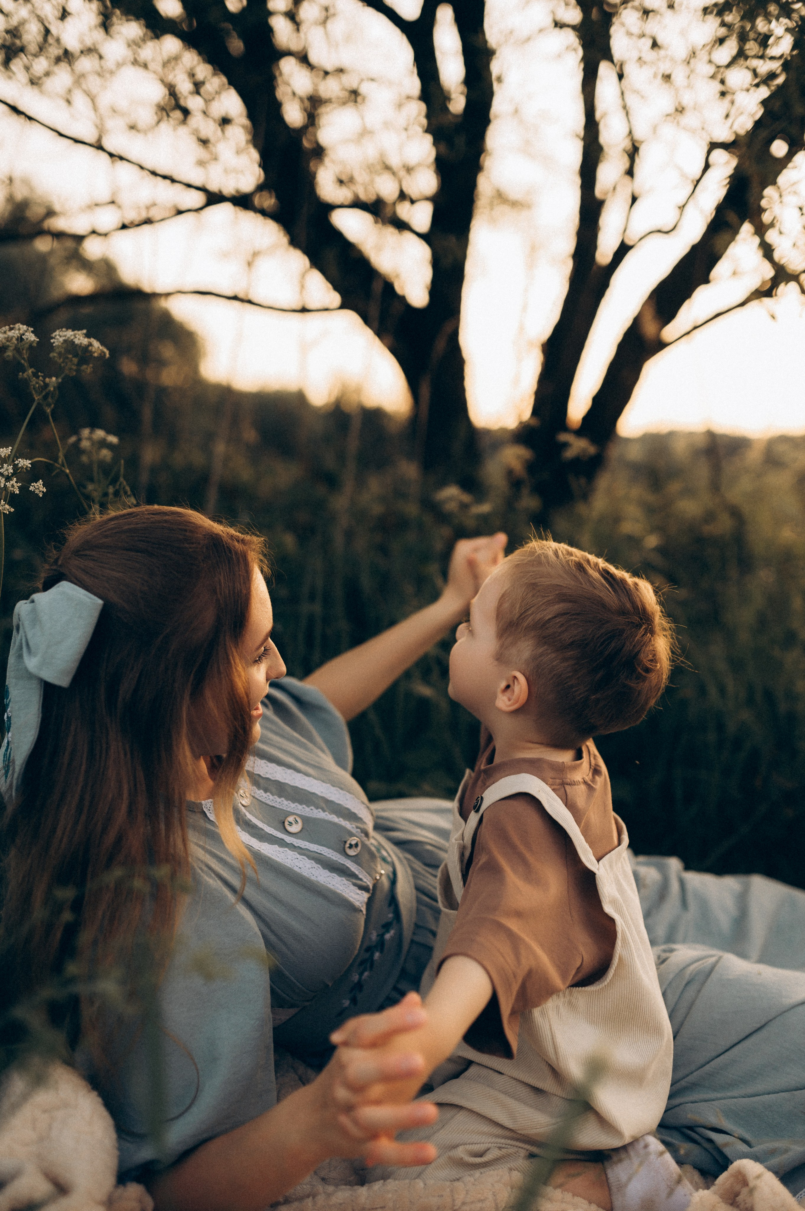 Фотосессия на природе мамы и сына. Фотограф Алексин, Тула