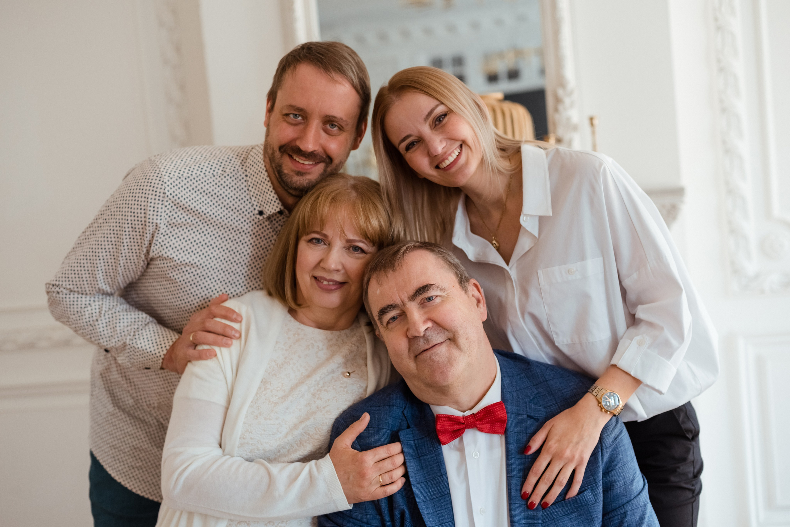 Фотосессия большой семьи в студии в Санкт-Петербурге. Фотограф Юлия Кондратьева