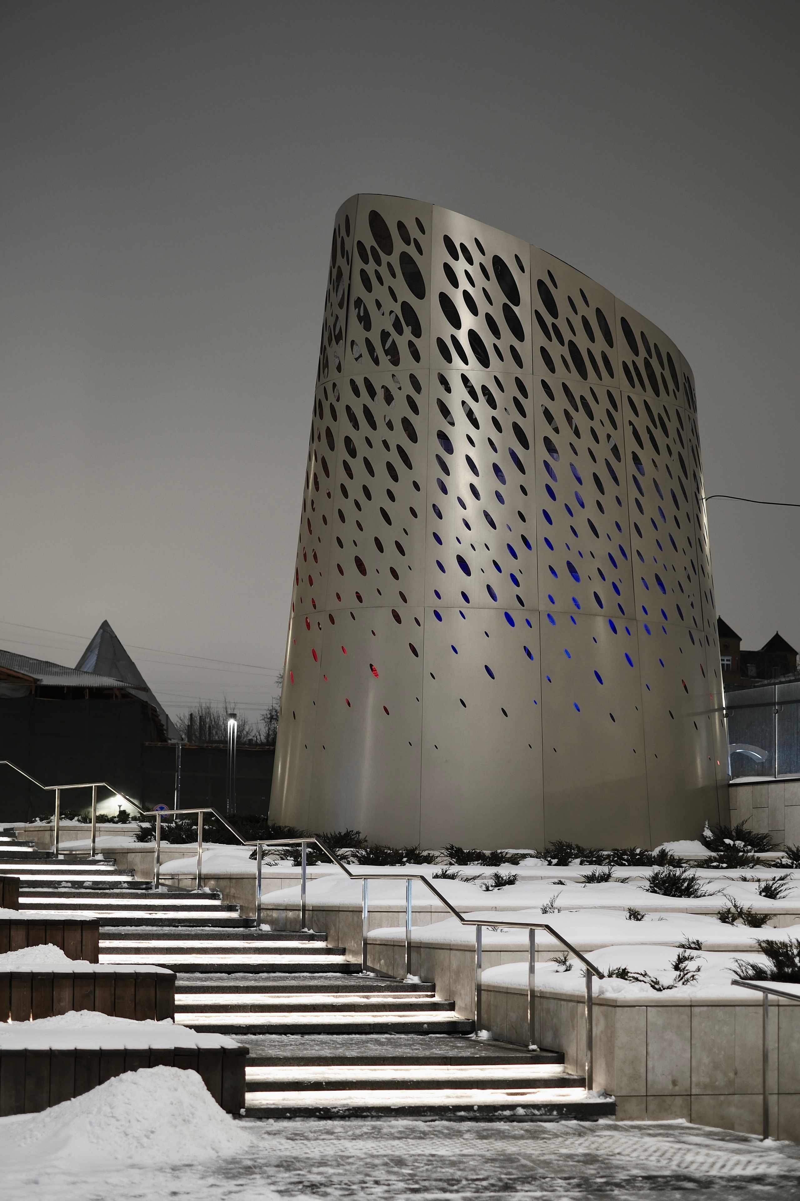 Площадь Павелецкого вокзала. Авто и мотоспорт — фотограф Антон Медведев iCoguar