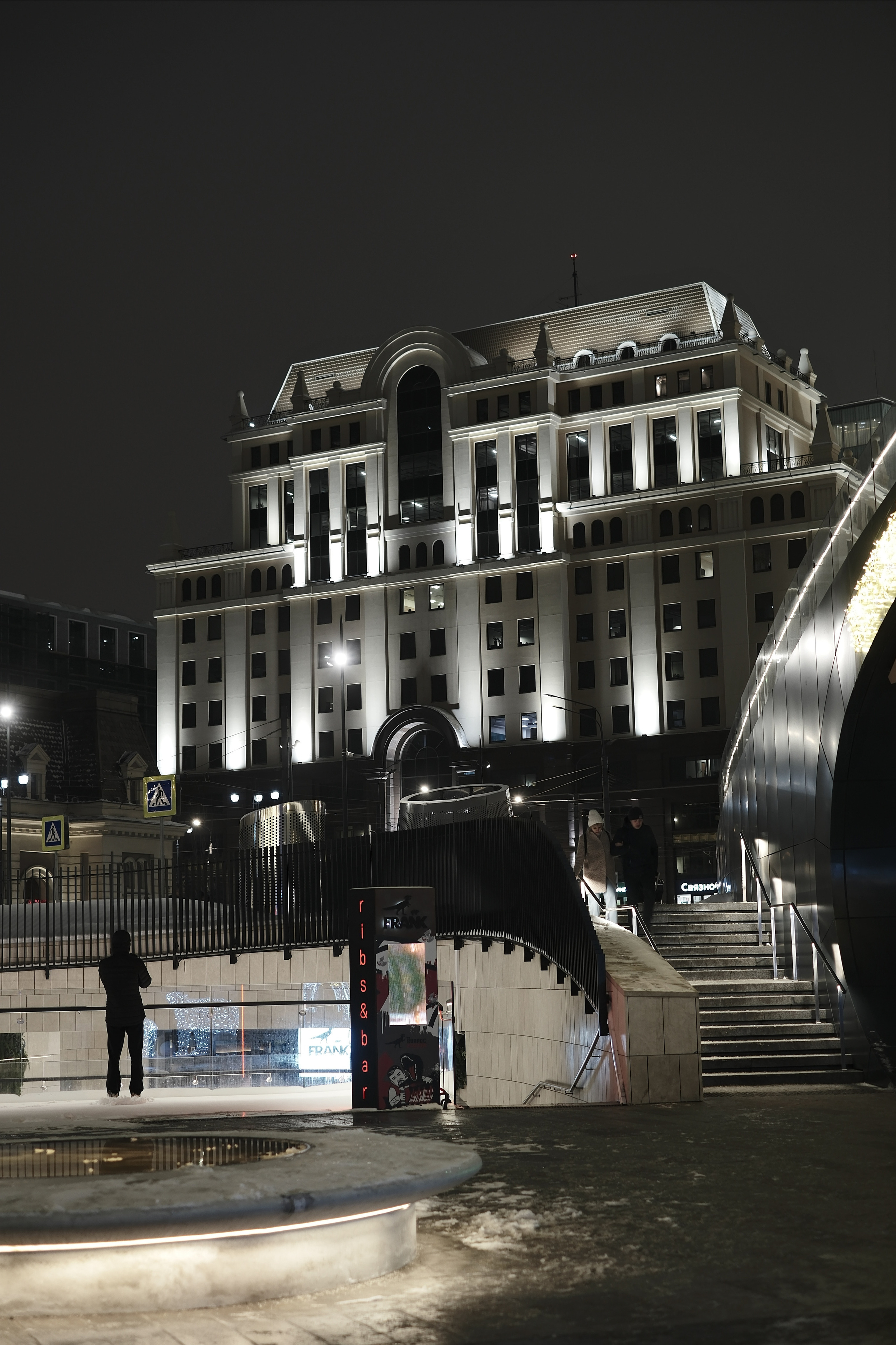 Площадь Павелецкого вокзала. Авто и мотоспорт — фотограф Антон Медведев iCoguar