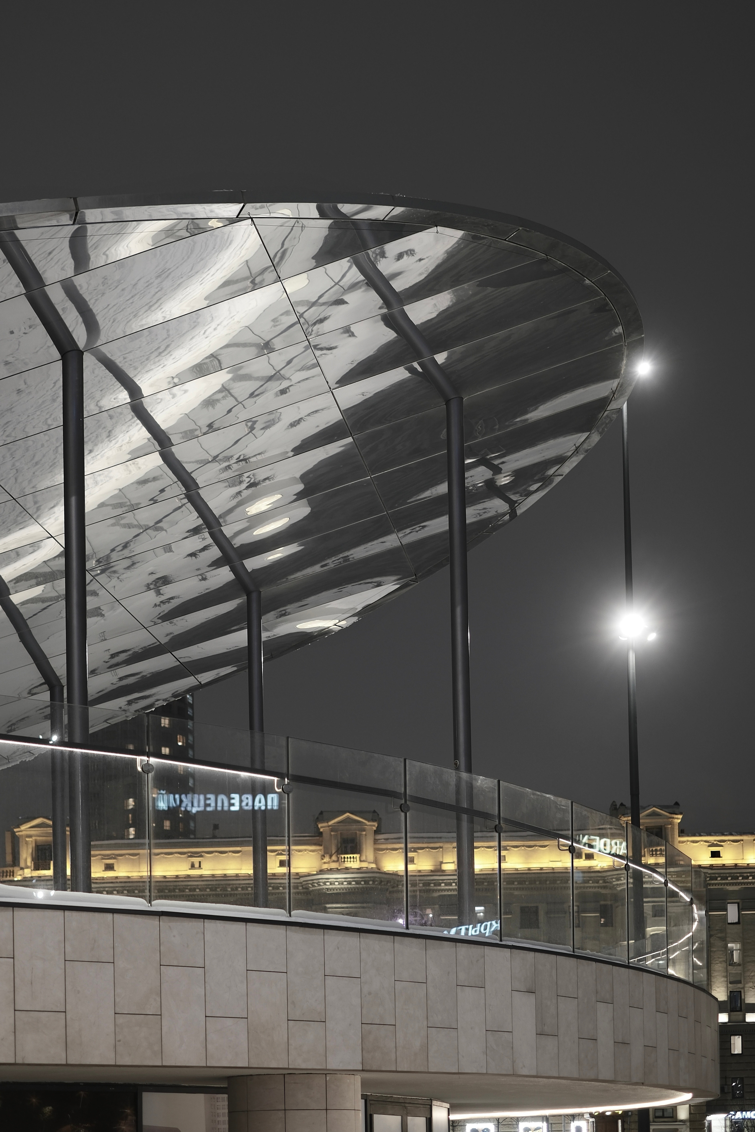 Площадь Павелецкого вокзала. Авто и мотоспорт — фотограф Антон Медведев iCoguar