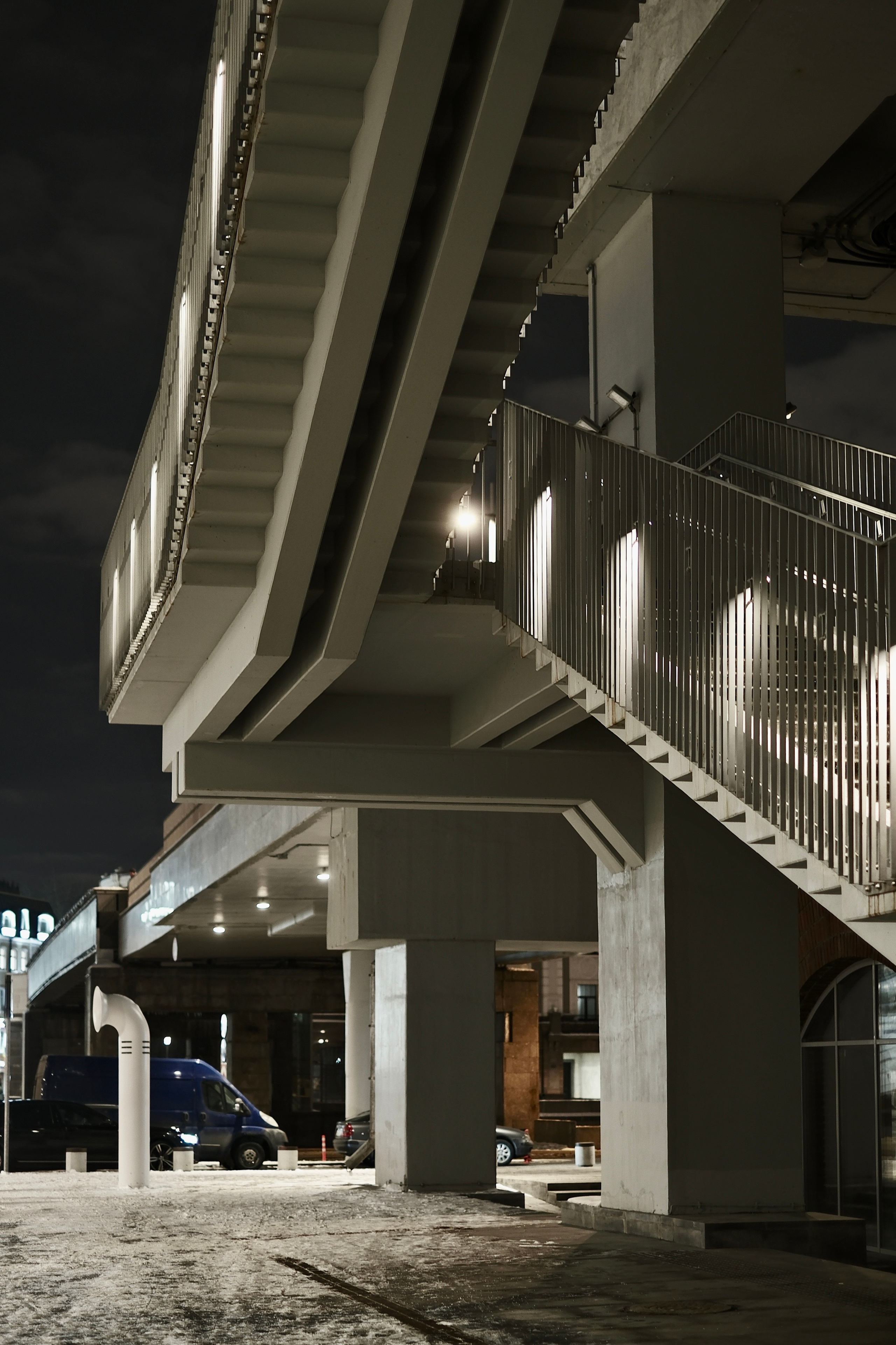 Дом культуры ГЭС-2. Авто и мотоспорт — фотограф Антон Медведев iCoguar