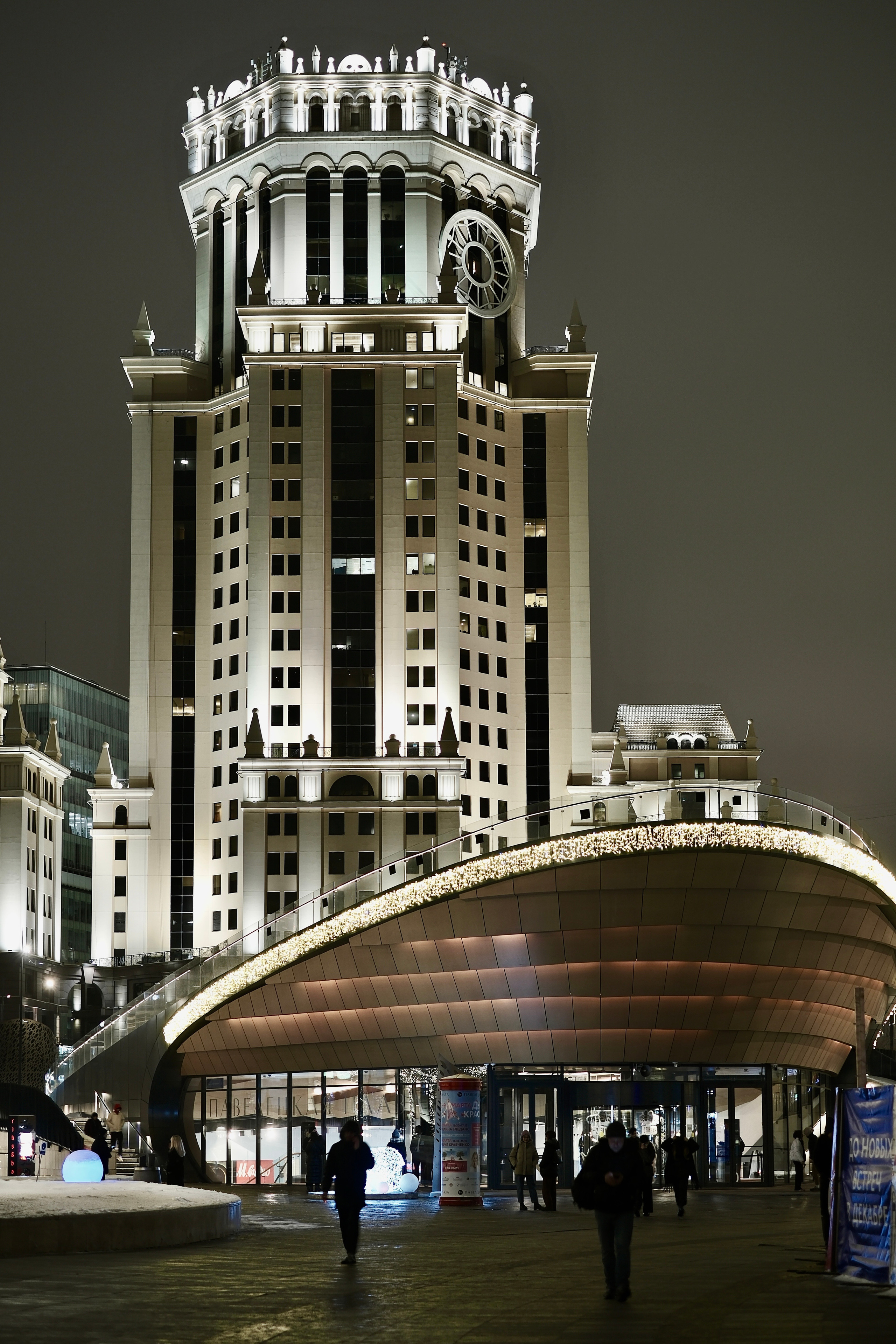 Площадь Павелецкого вокзала. Авто и мотоспорт — фотограф Антон Медведев iCoguar