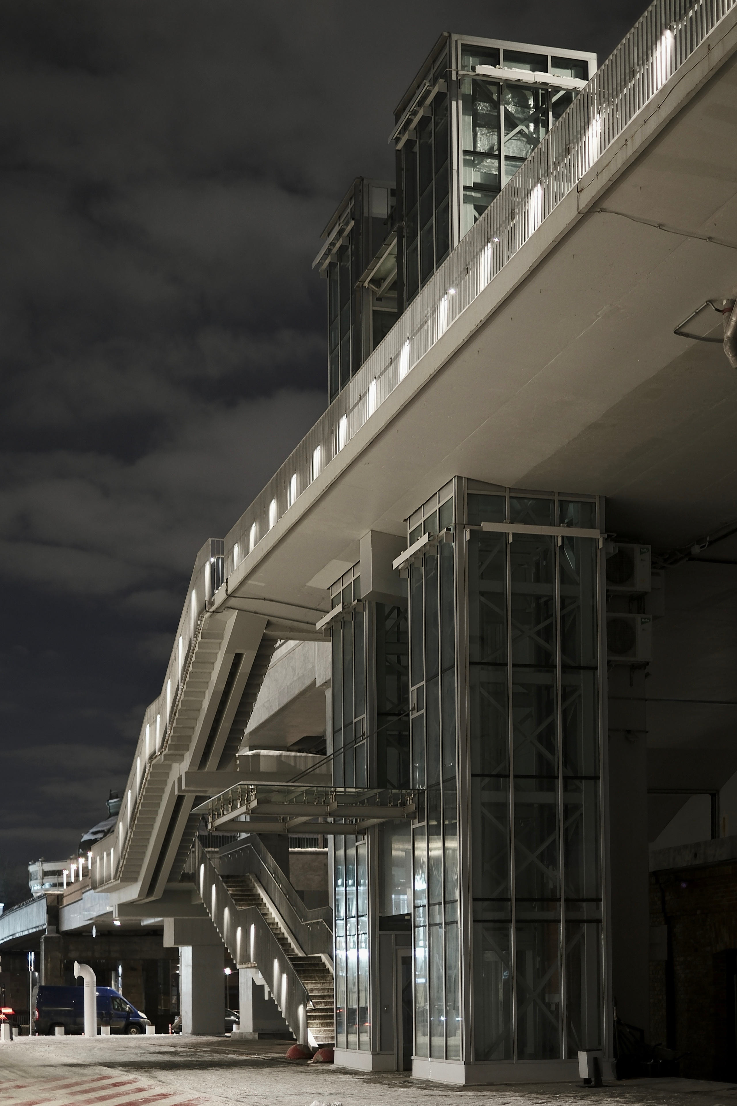 Дом культуры ГЭС-2. Авто и мотоспорт — фотограф Антон Медведев iCoguar