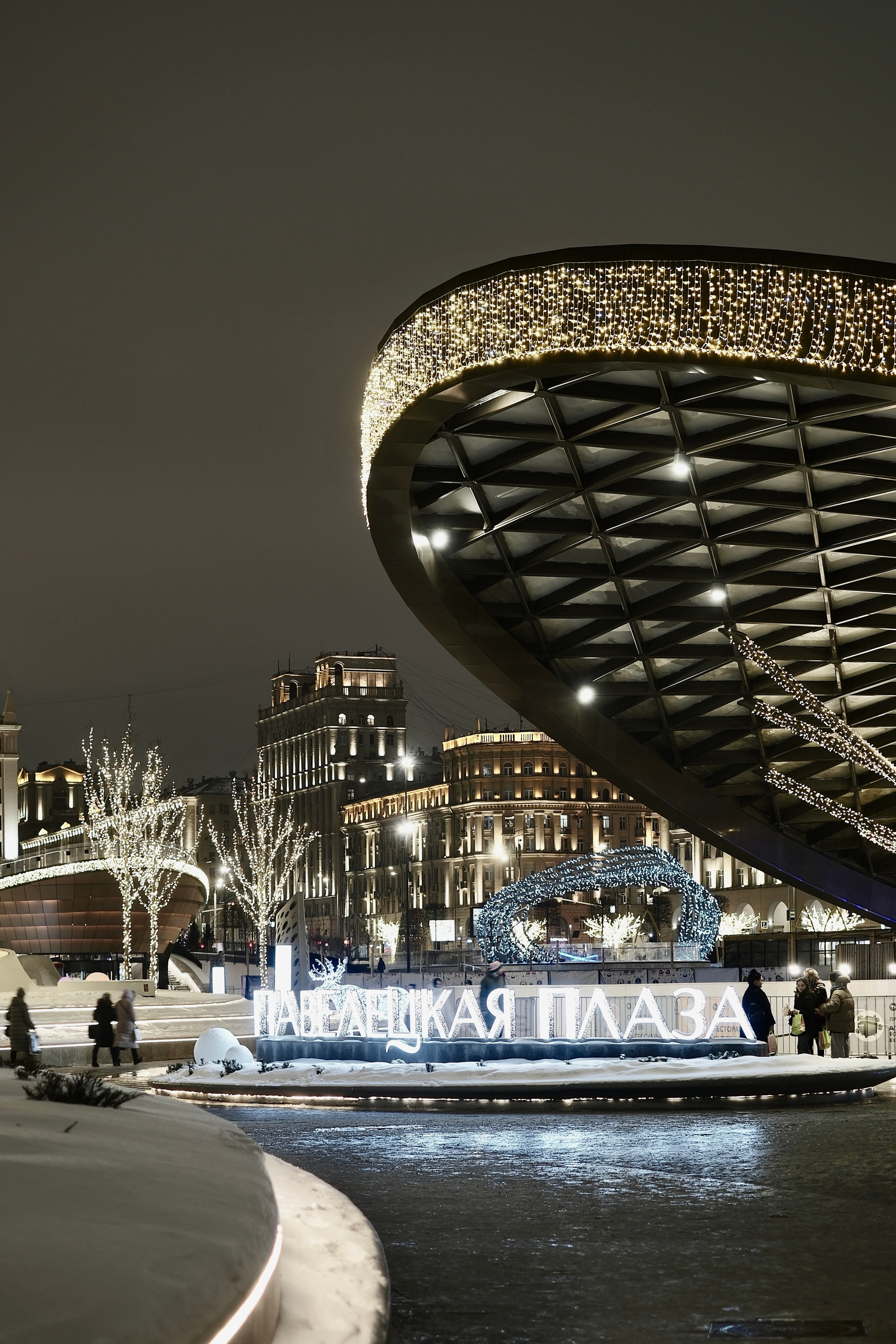 Площадь Павелецкого вокзала. Авто и мотоспорт — фотограф Антон Медведев iCoguar