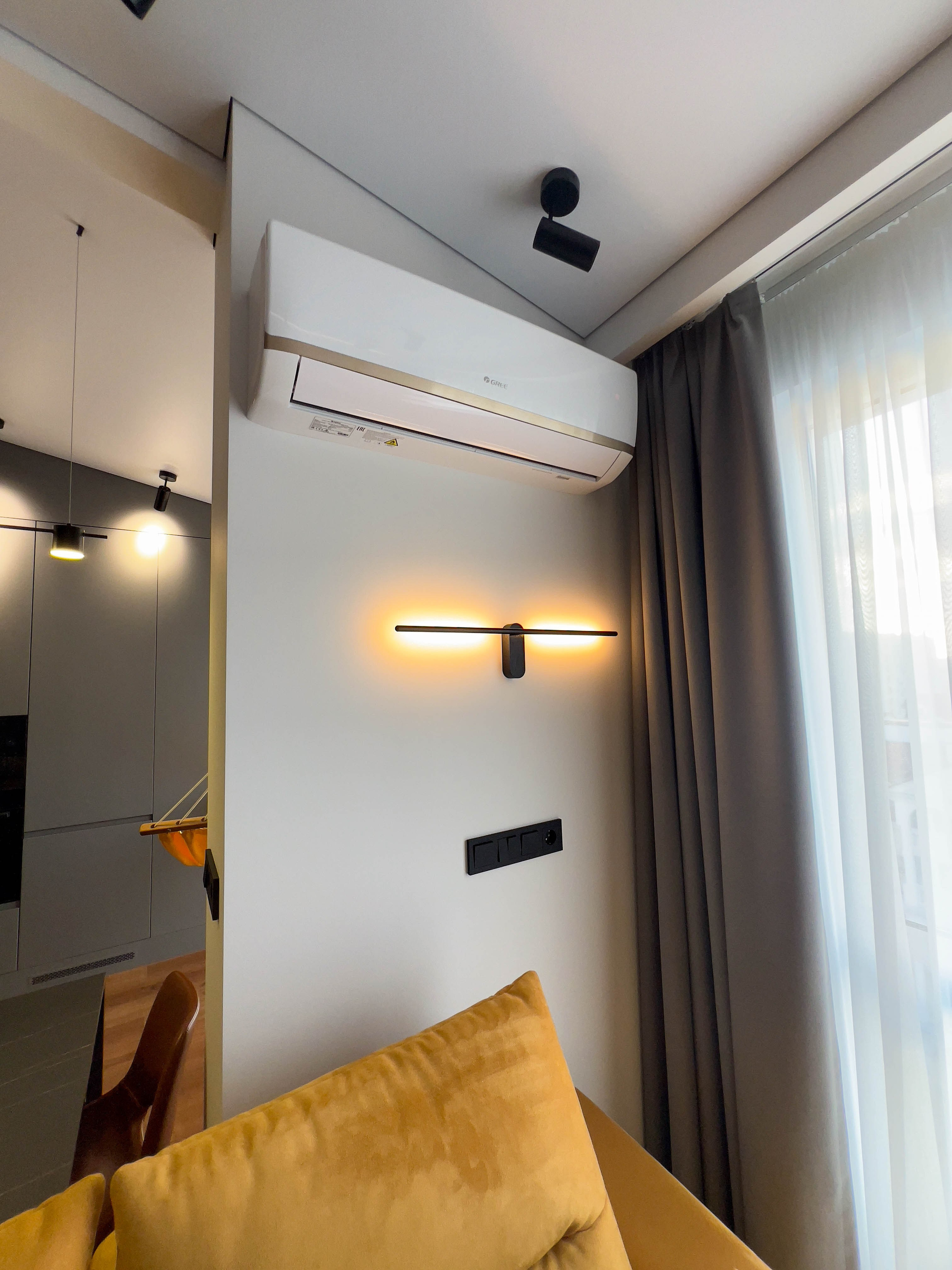 The apartment is on two levels. Fotograf Dmitrii Donets