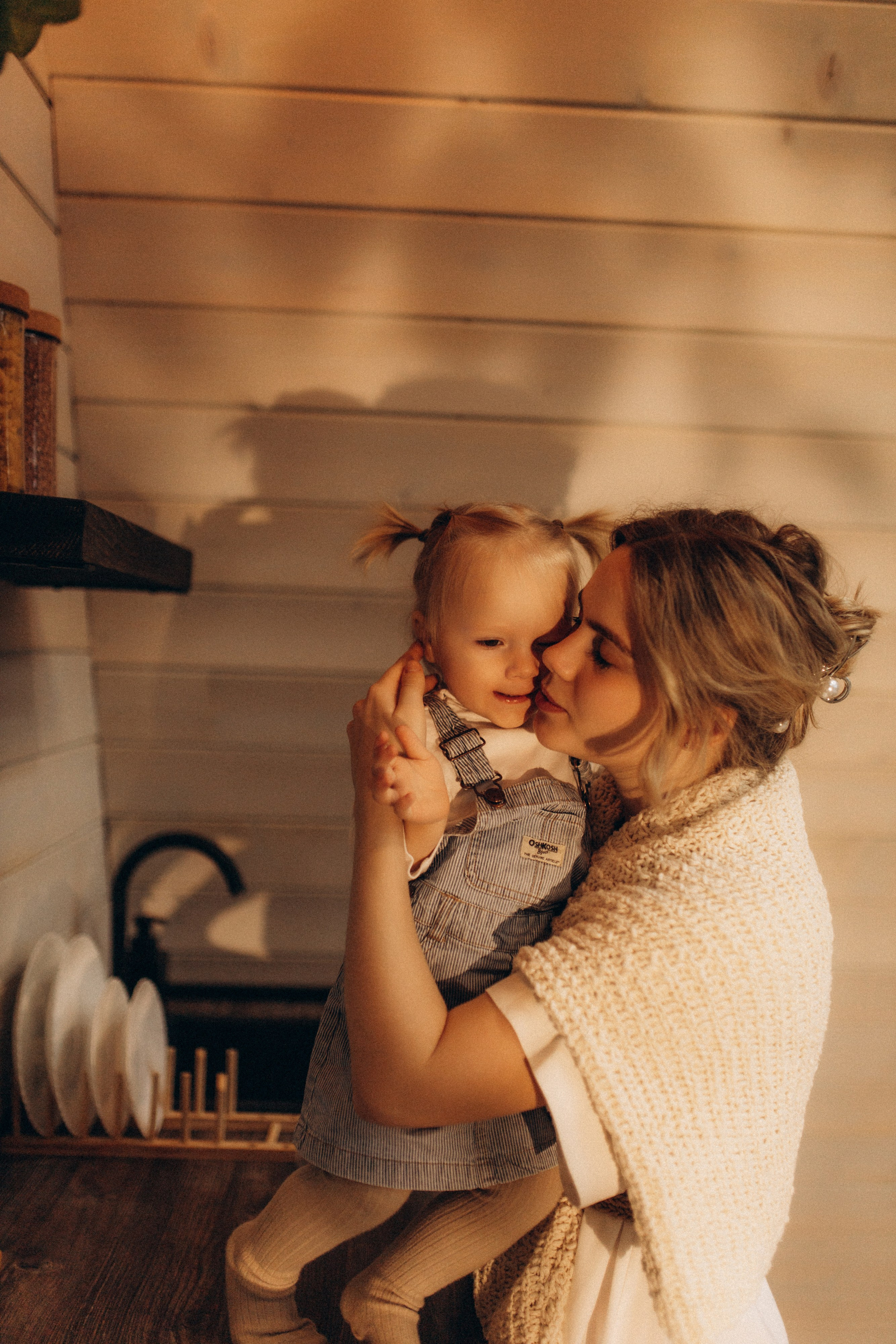 Алиса и мама. Семейный фотограф Губкин/Старый Оскол