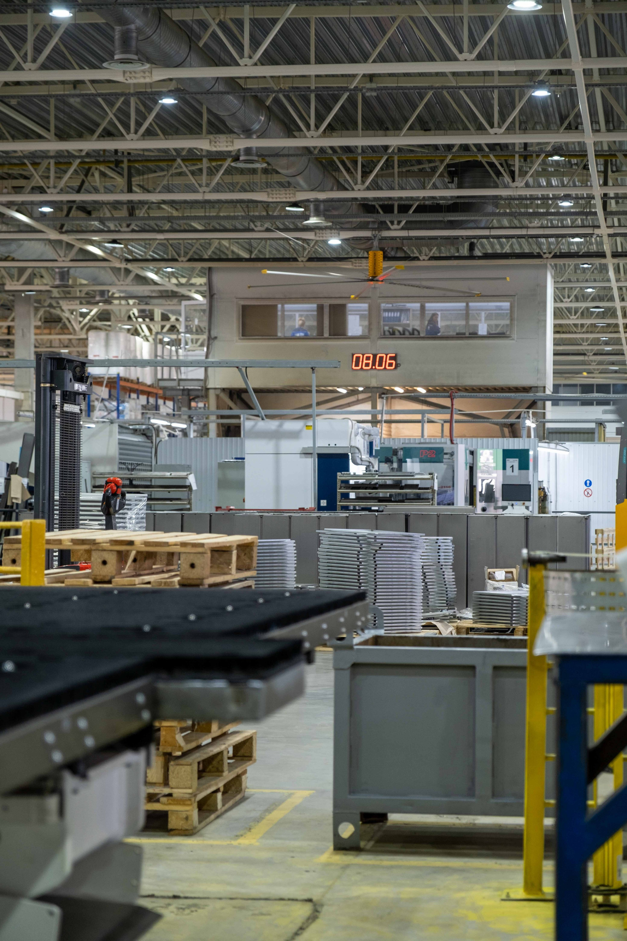 IEK — торжественное открытие производственного цеха. Фото тур