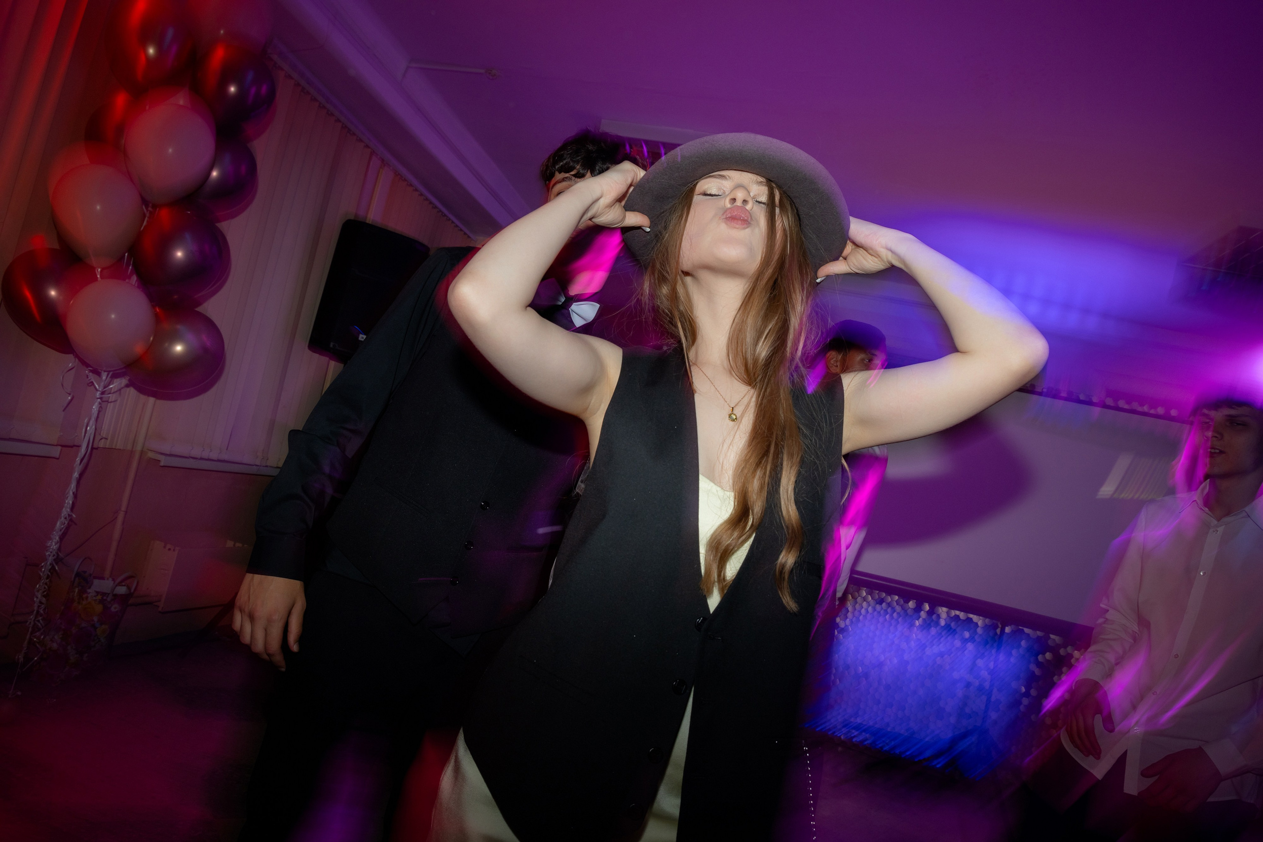 Школьный выпускной 2024 год в Соколе (Минск). Свадебный фотограф в Минске/Беларуси Сергей Спиридонов