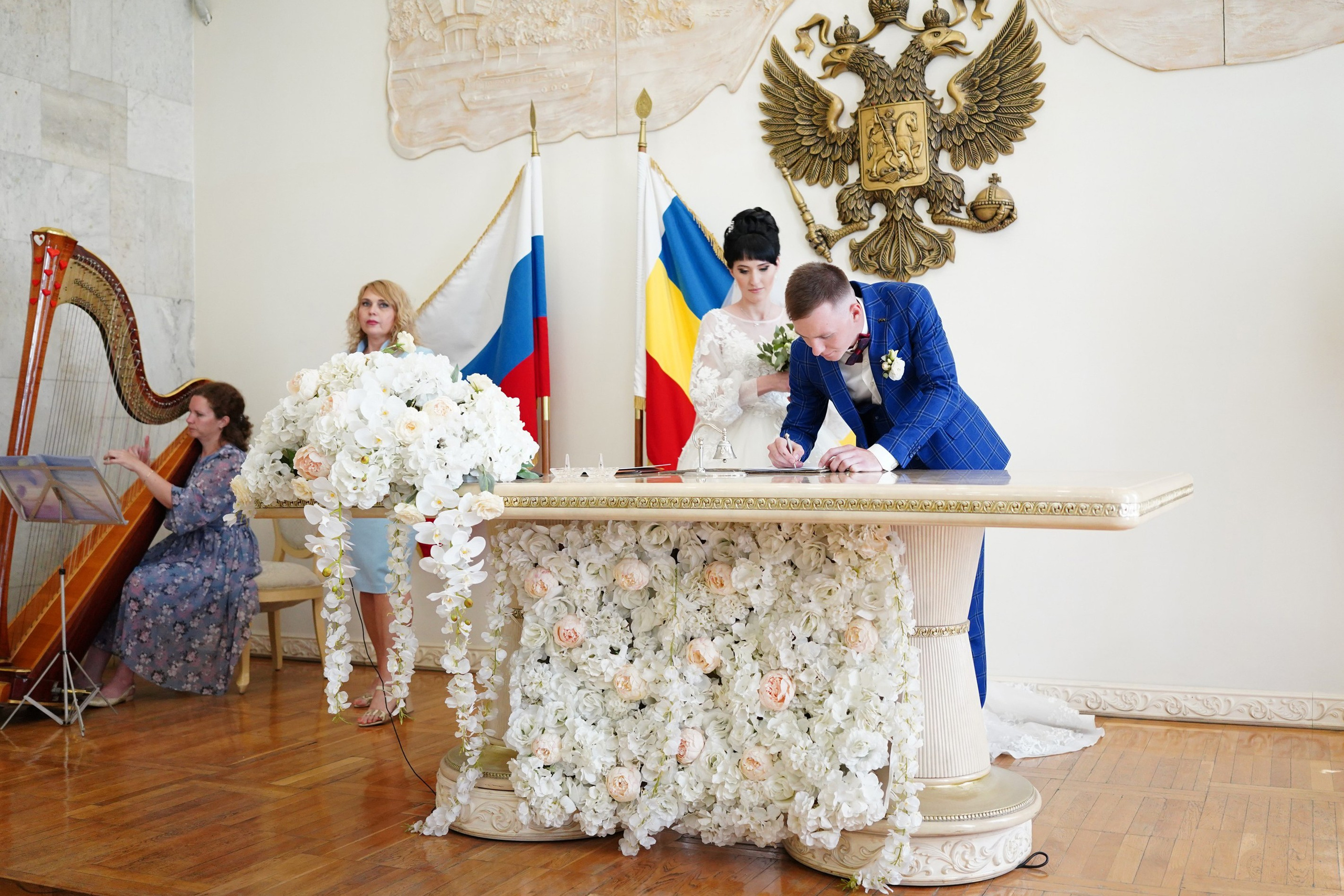 Макс и Анна. MEMENTO.Выпускные альбомы, школьные, юбилейные и другие книги. Ростов-на-Дону