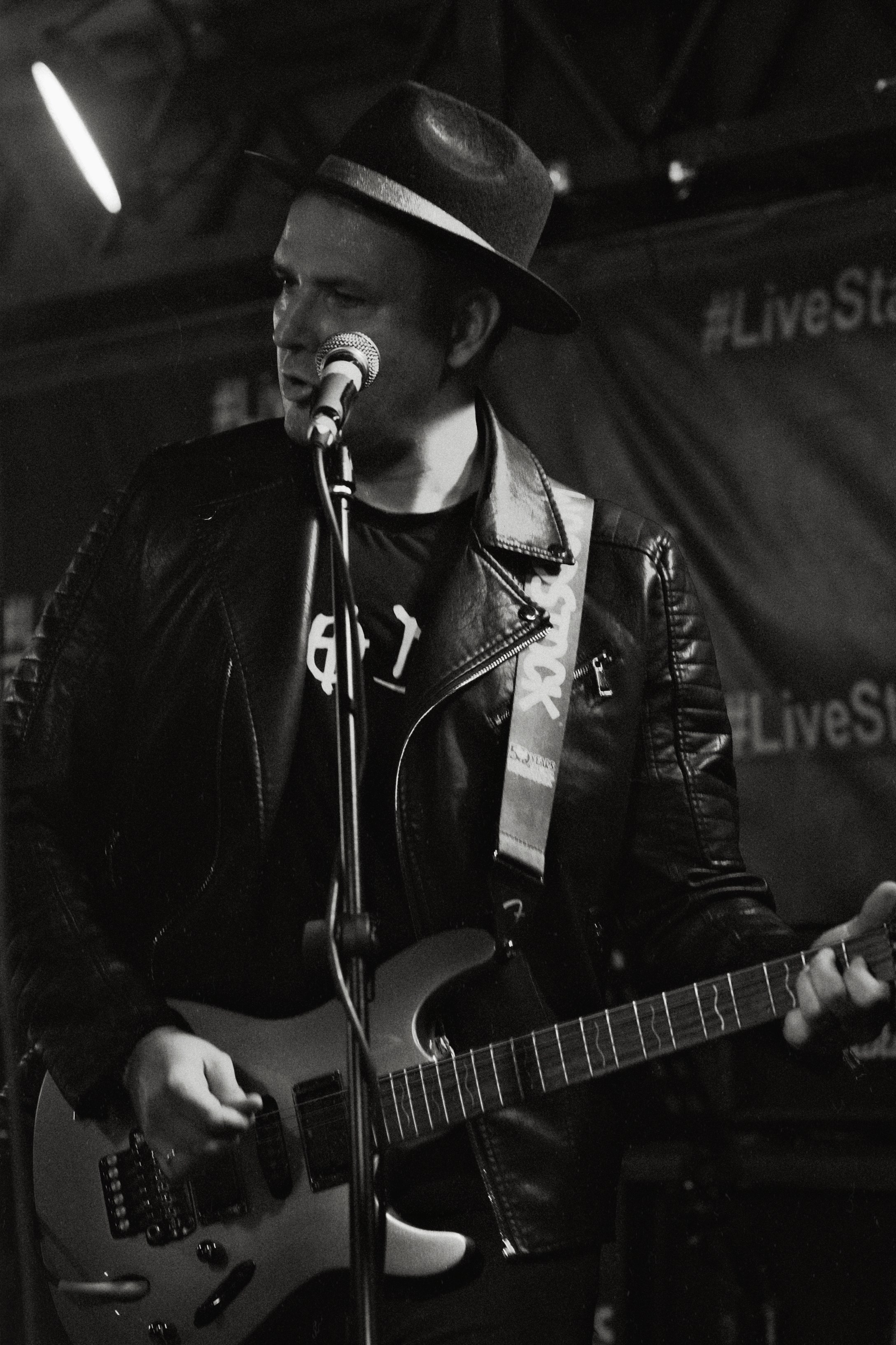 ЧБ. Pasha.fotolive <3