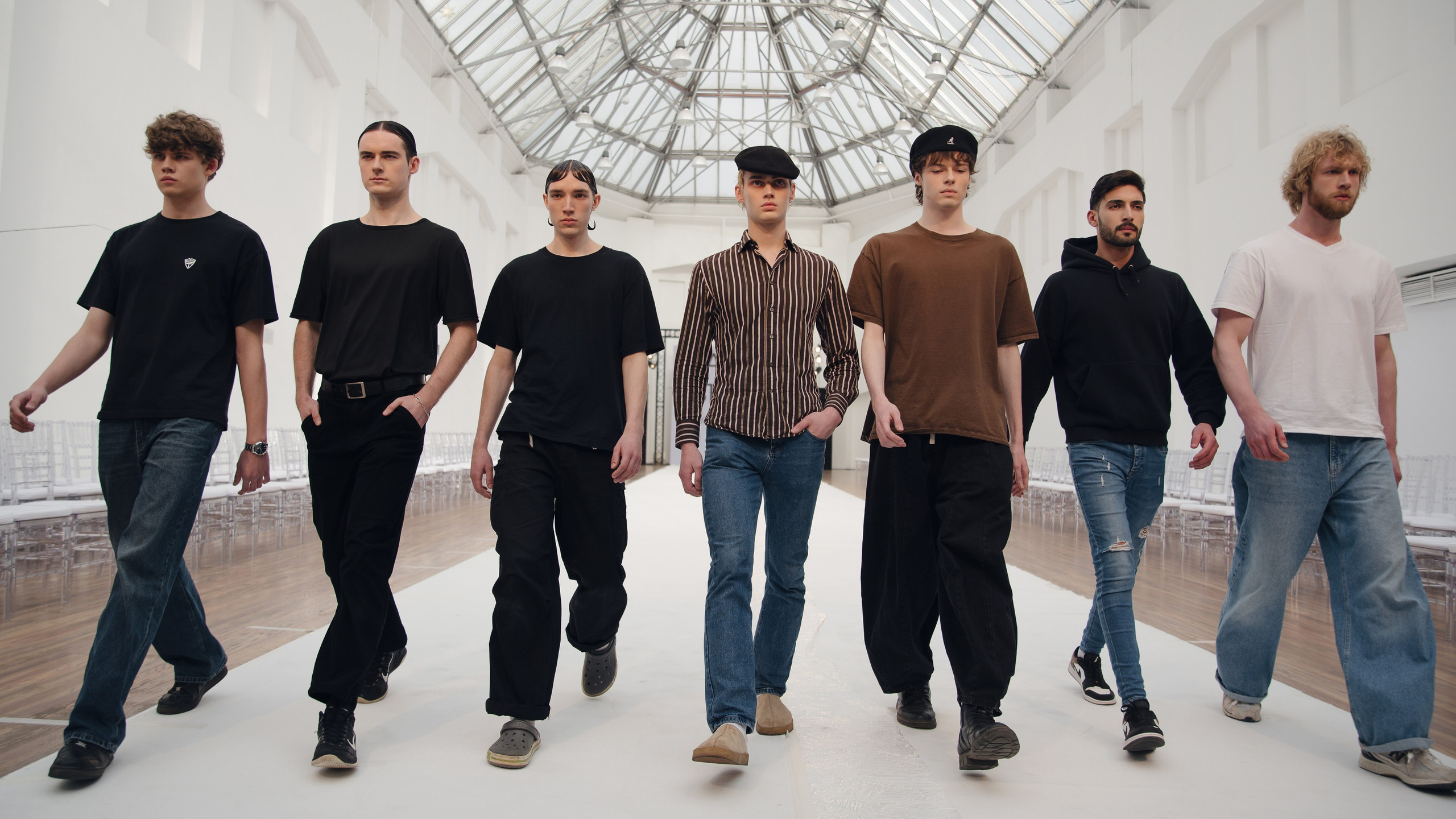 Бекстейдж показа «Новые Имена» собака.ru|ДЛТ. Портретный и репортажный фотограф в Санкт-Петербурге