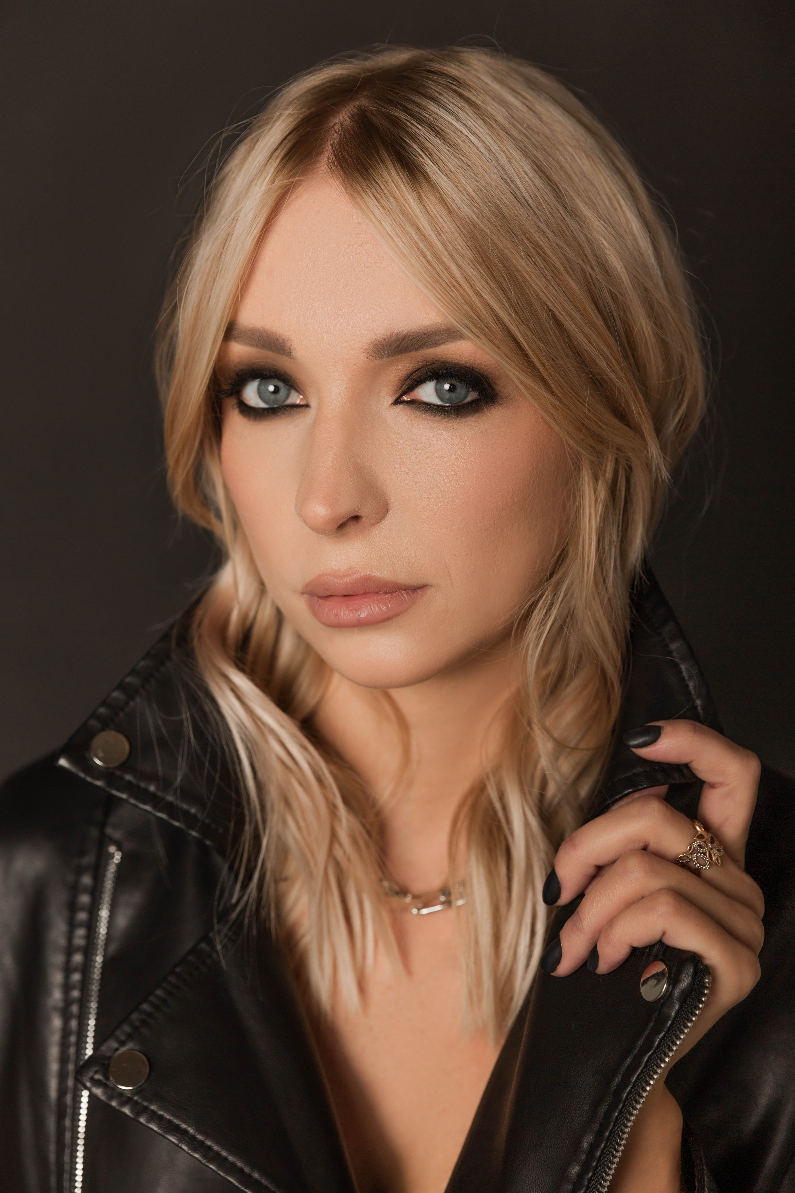 Анна. Студия 2022 г. Персональный фотограф Катерина Литвинова