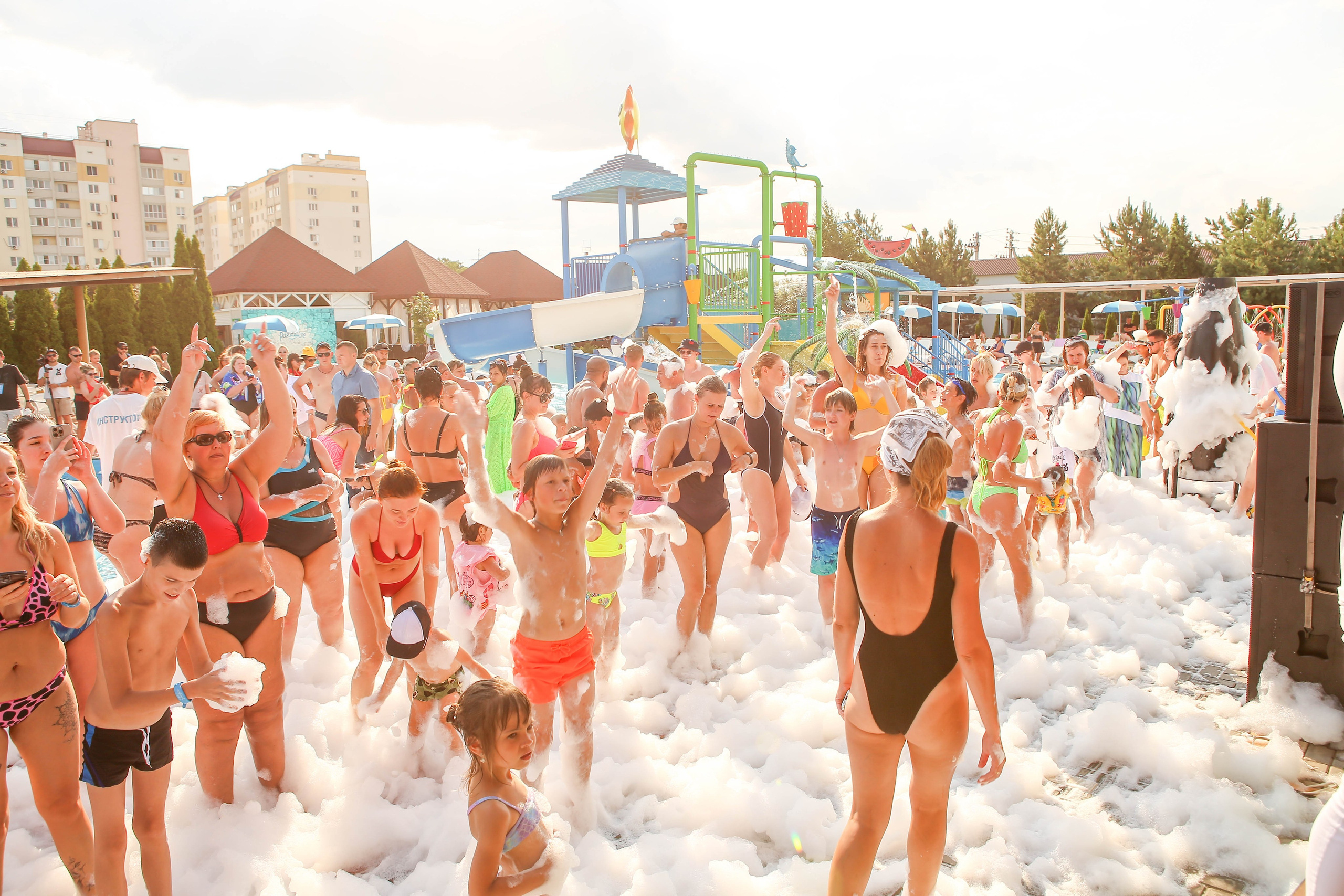 Nova Paradise. Свадебный и предметный фотограф Ренат Каламперов