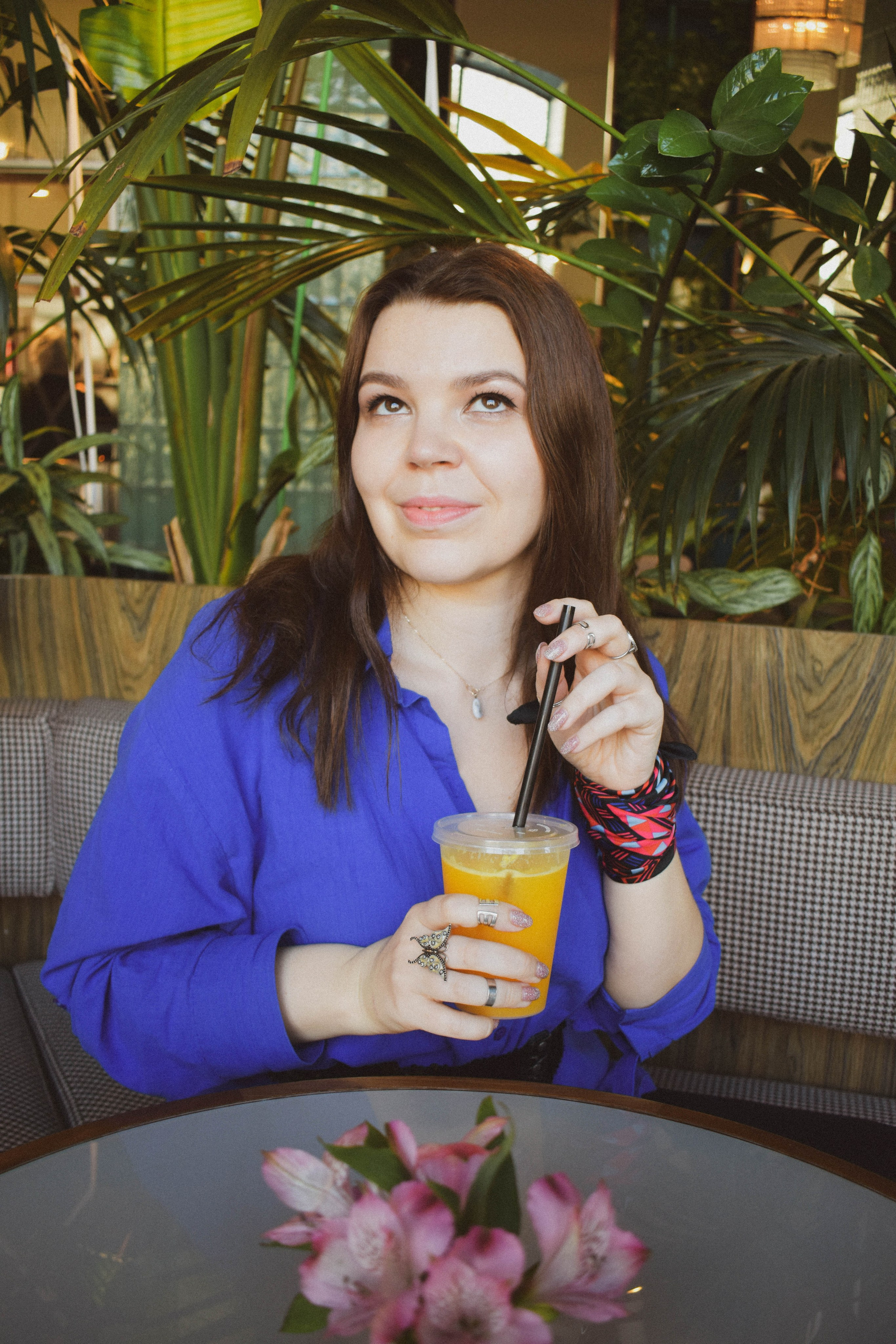 Настя экспресс-съёмка в кофейне. Портретный фотограф в Екатеринбурге