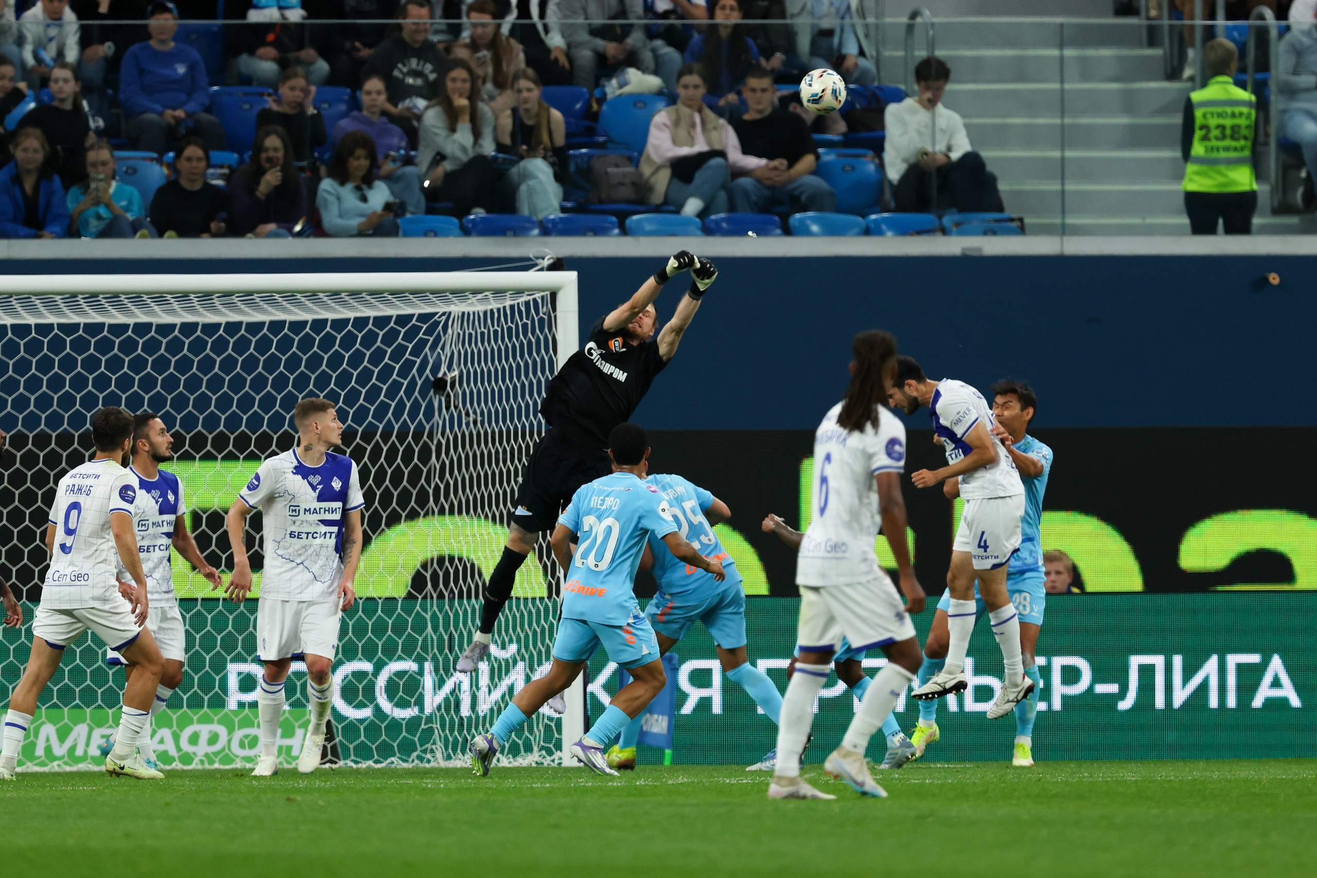 ФК «Зенит» — ФК «Динамо» Махачкала 23.08.2025. Спортивный и репортажный фотограф Антон Тереханов