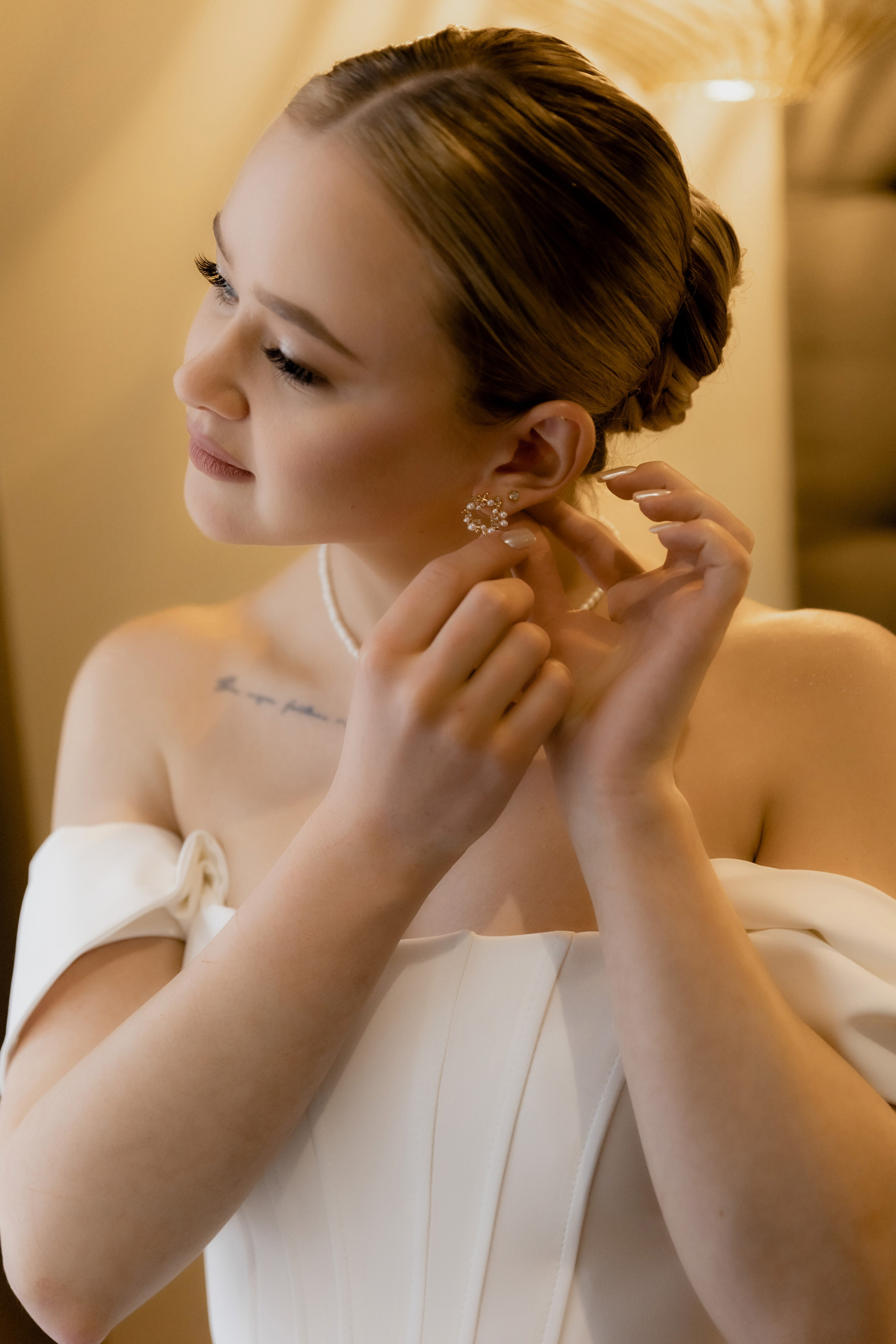 Свадебная фотосессия в отеле Чайковский г. Калининград. Свадебный фотограф Калининград