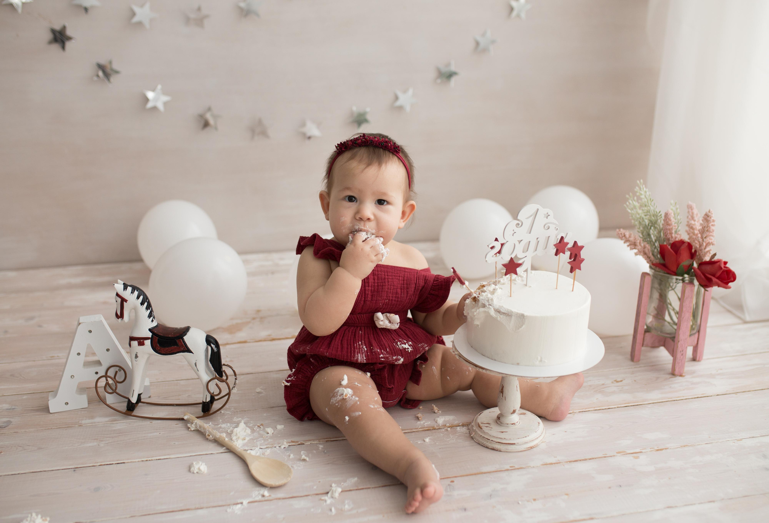 Фотосессия крушение торта в Казани. Фотограф новорождённых малышей и детский фотограф В Казани Лана Максим