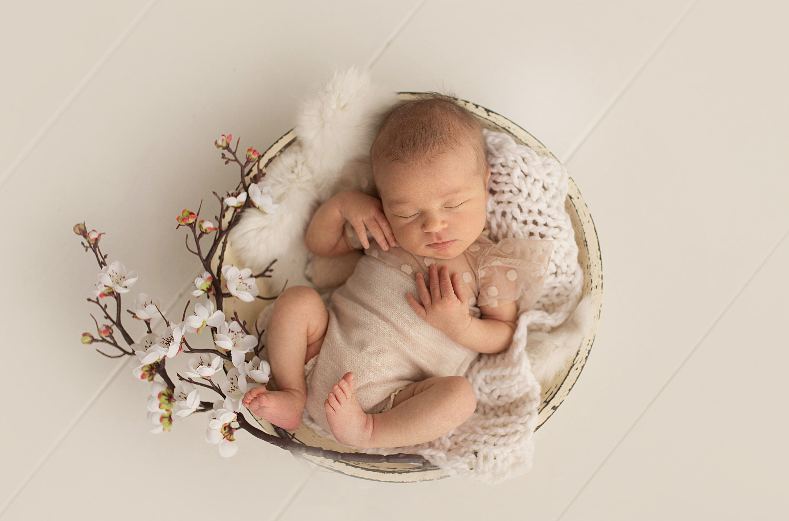 Фотосессия новорождённого. Фотограф новорождённых малышей и детский фотограф В Казани Лана Максим