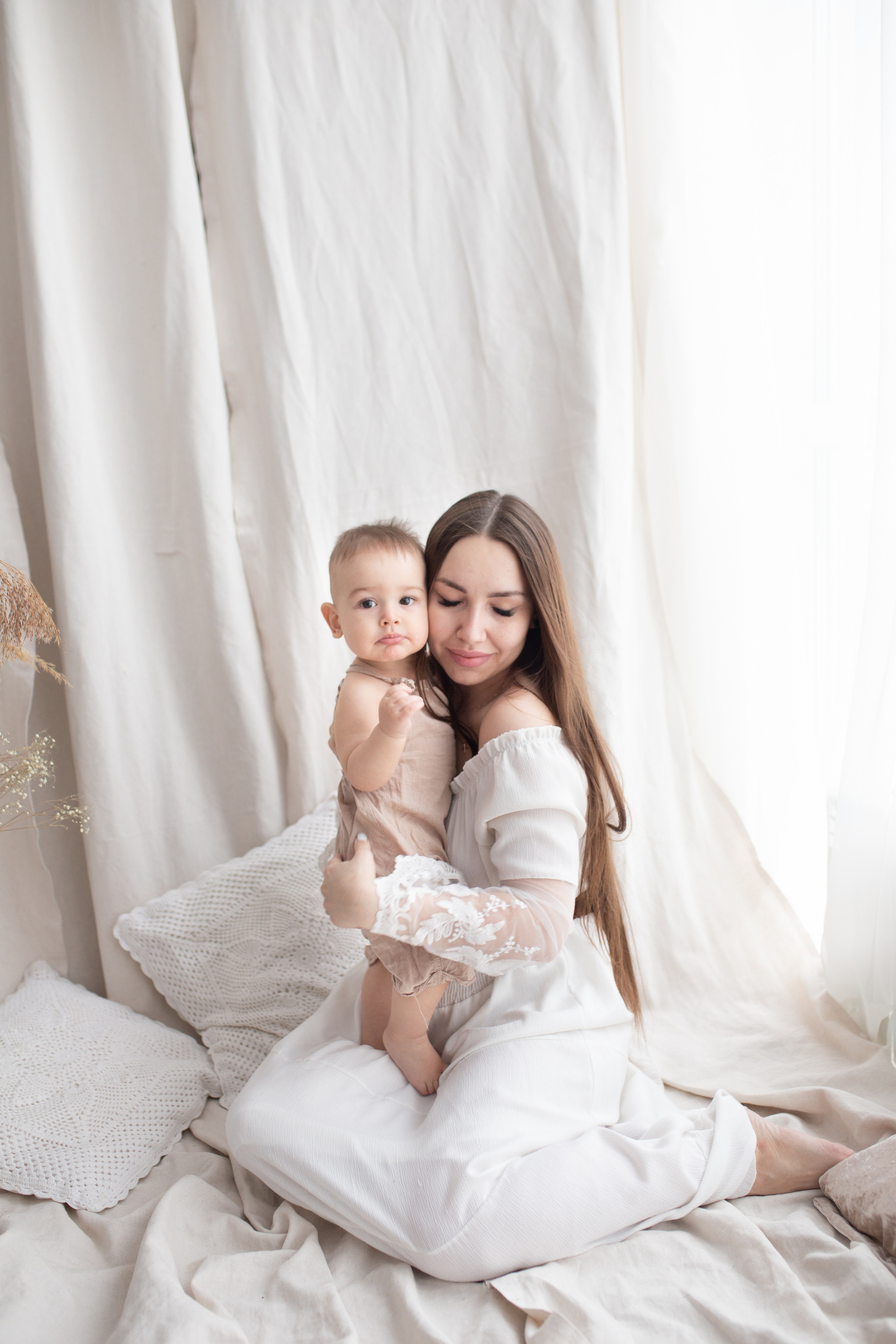 Мама и малыш. Фотограф новорождённых малышей и детский фотограф В Казани Лана Максим