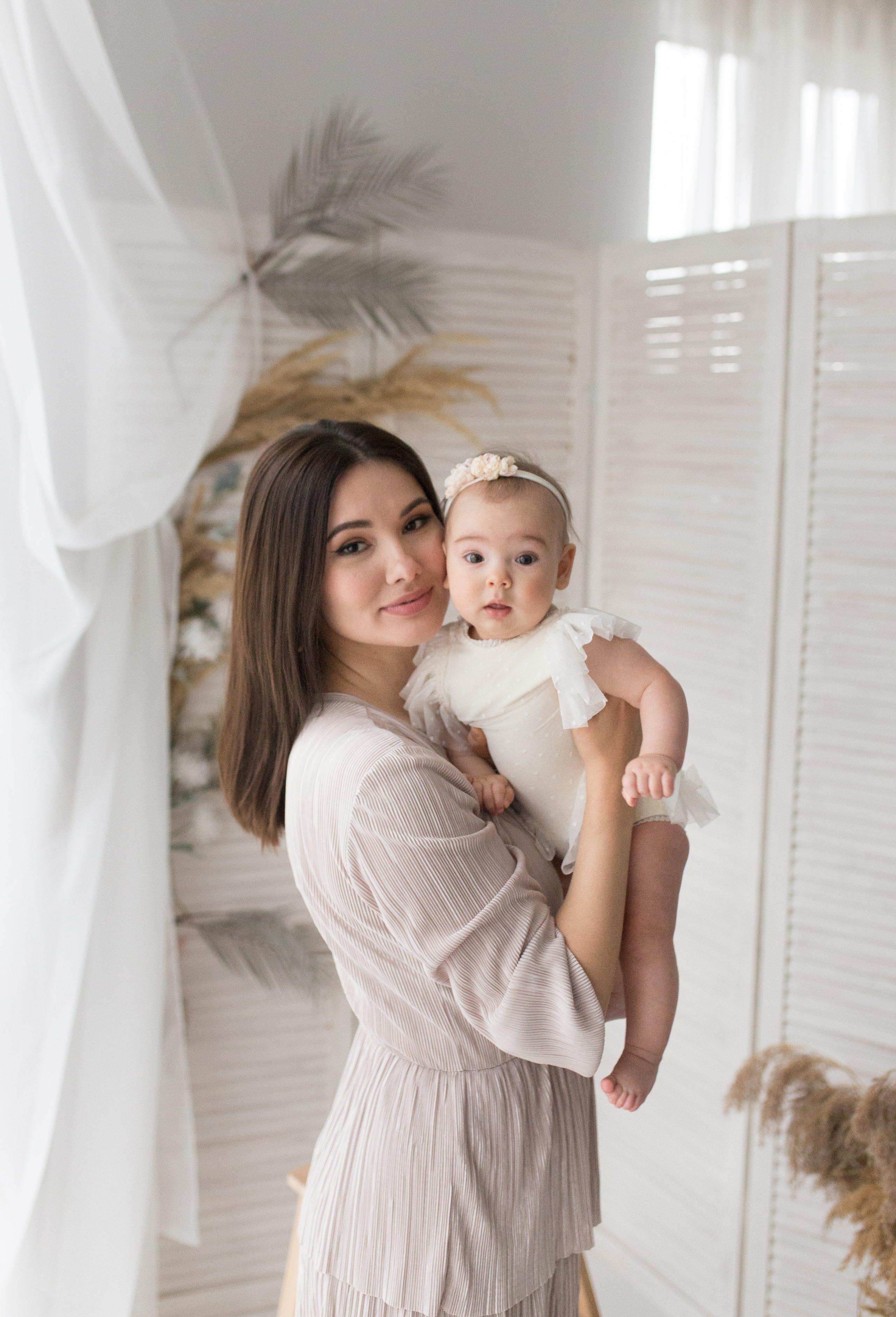 Мама и малыш. Фотограф новорождённых малышей и детский фотограф В Казани Лана Максим