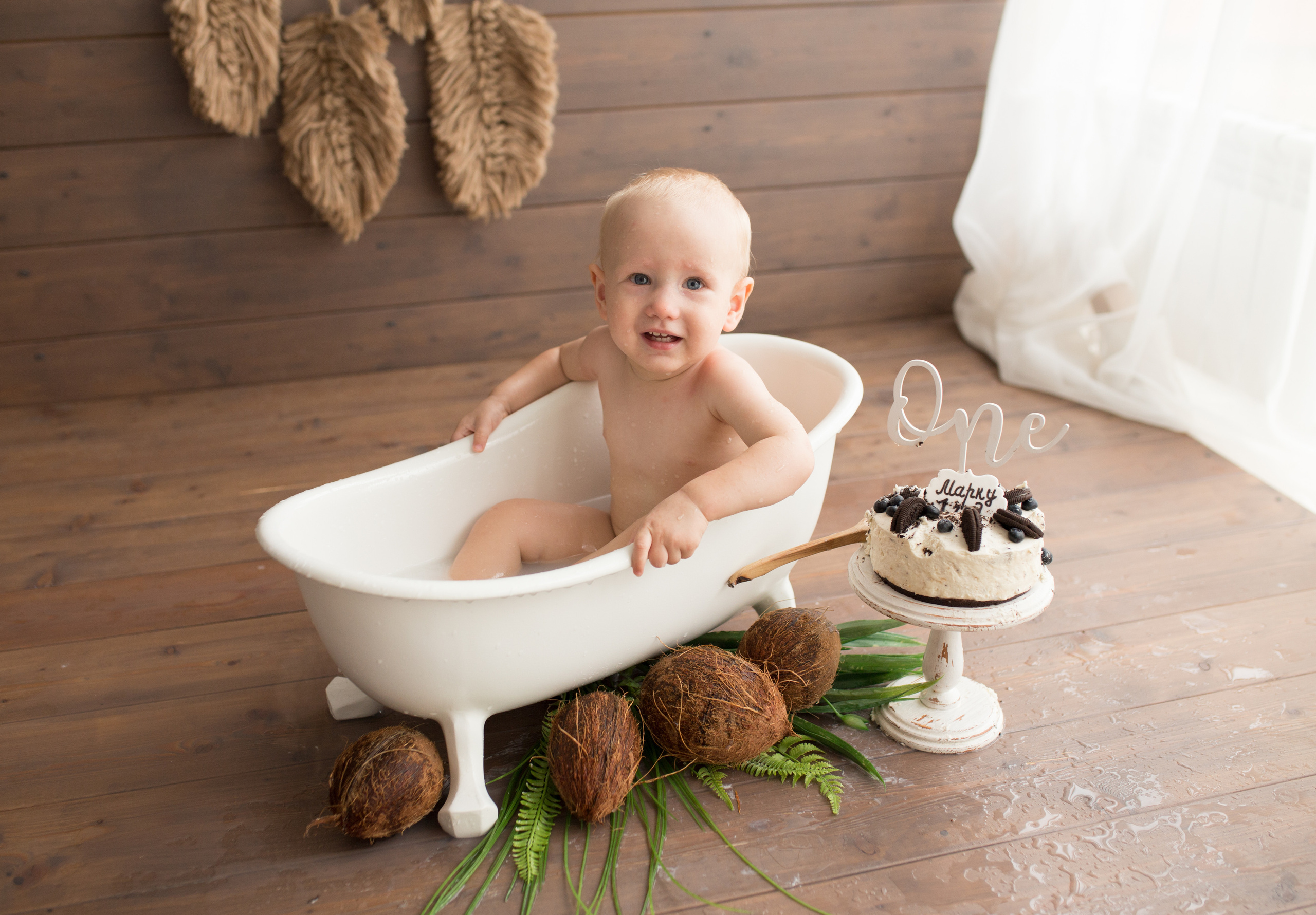 Фотосессия крушение торта в Казани. Фотограф новорождённых малышей и детский фотограф В Казани Лана Максим