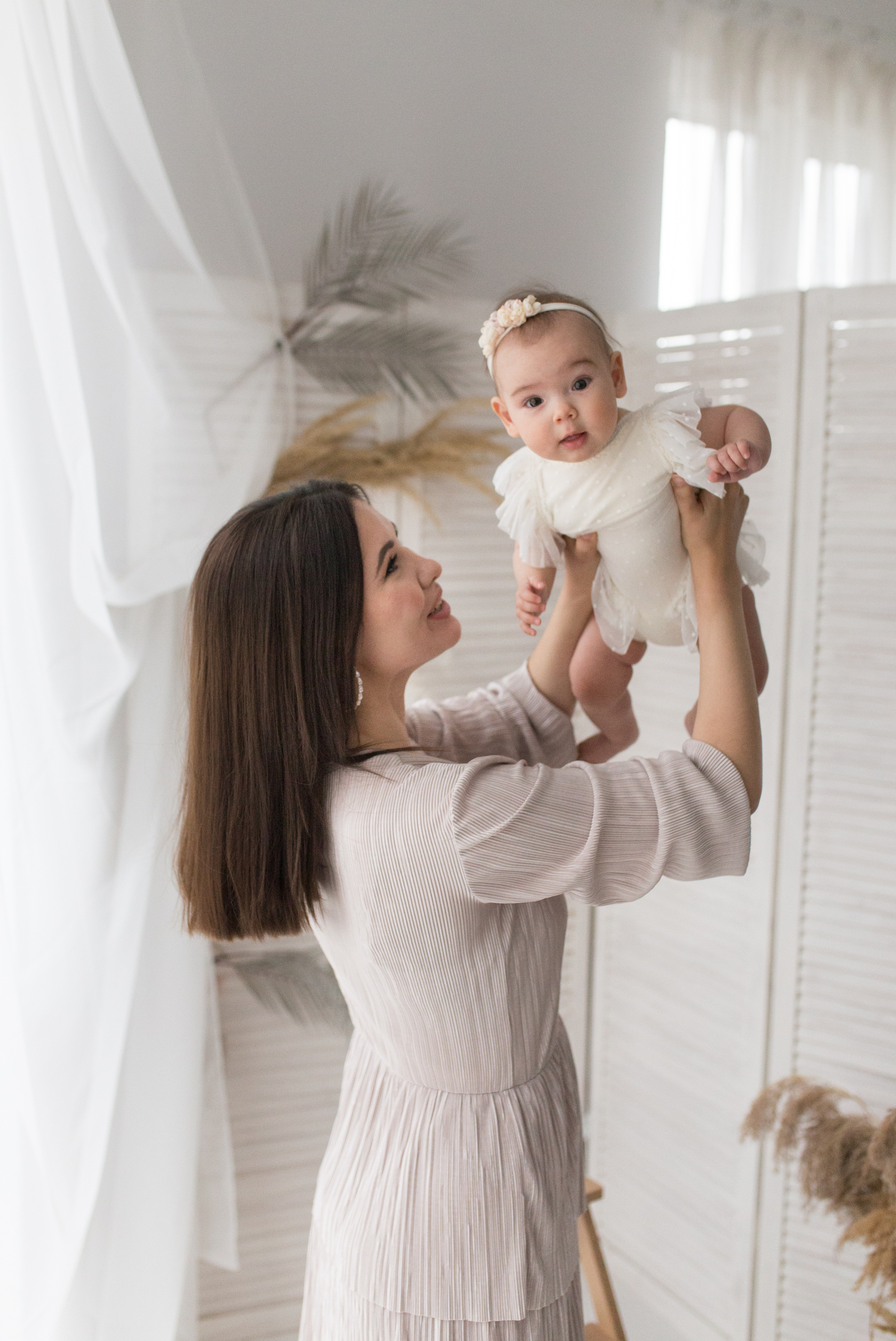 Мама и малыш. Фотограф новорождённых малышей и детский фотограф В Казани Лана Максим
