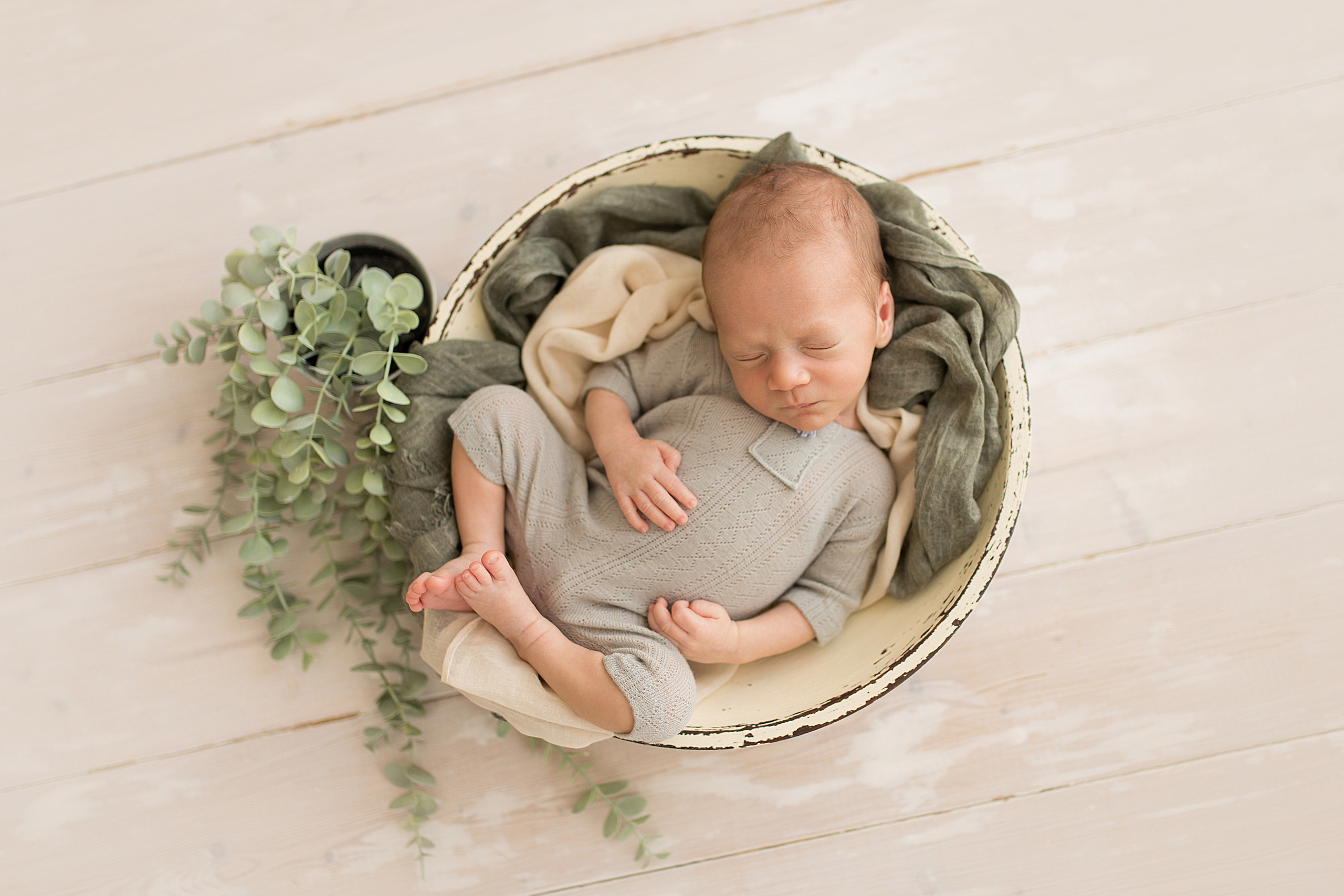 Фотосессия новорождённого. Фотограф новорождённых малышей и детский фотограф В Казани Лана Максим