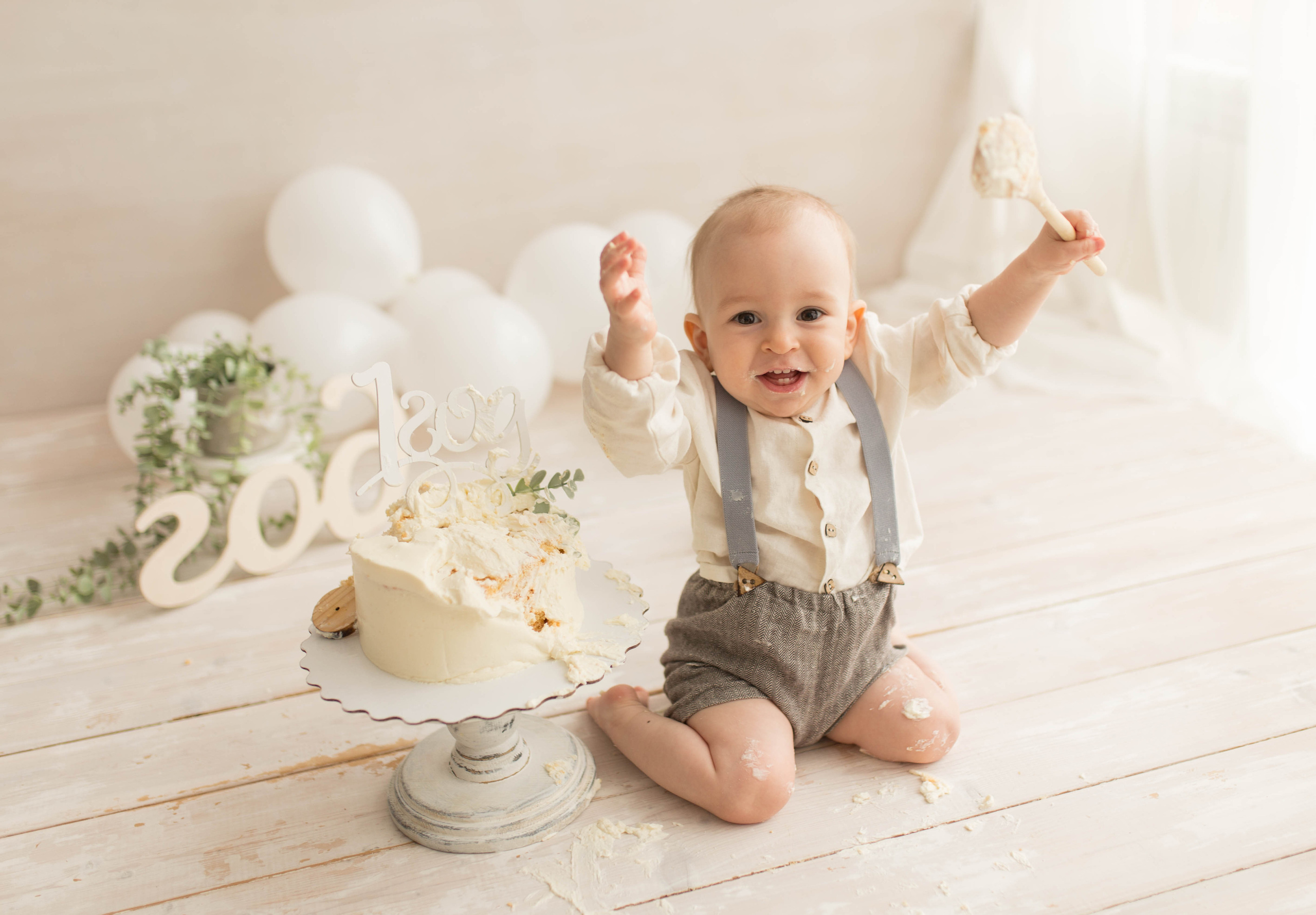 Фотосессия крушение торта в Казани. Фотограф новорождённых малышей и детский фотограф В Казани Лана Максим