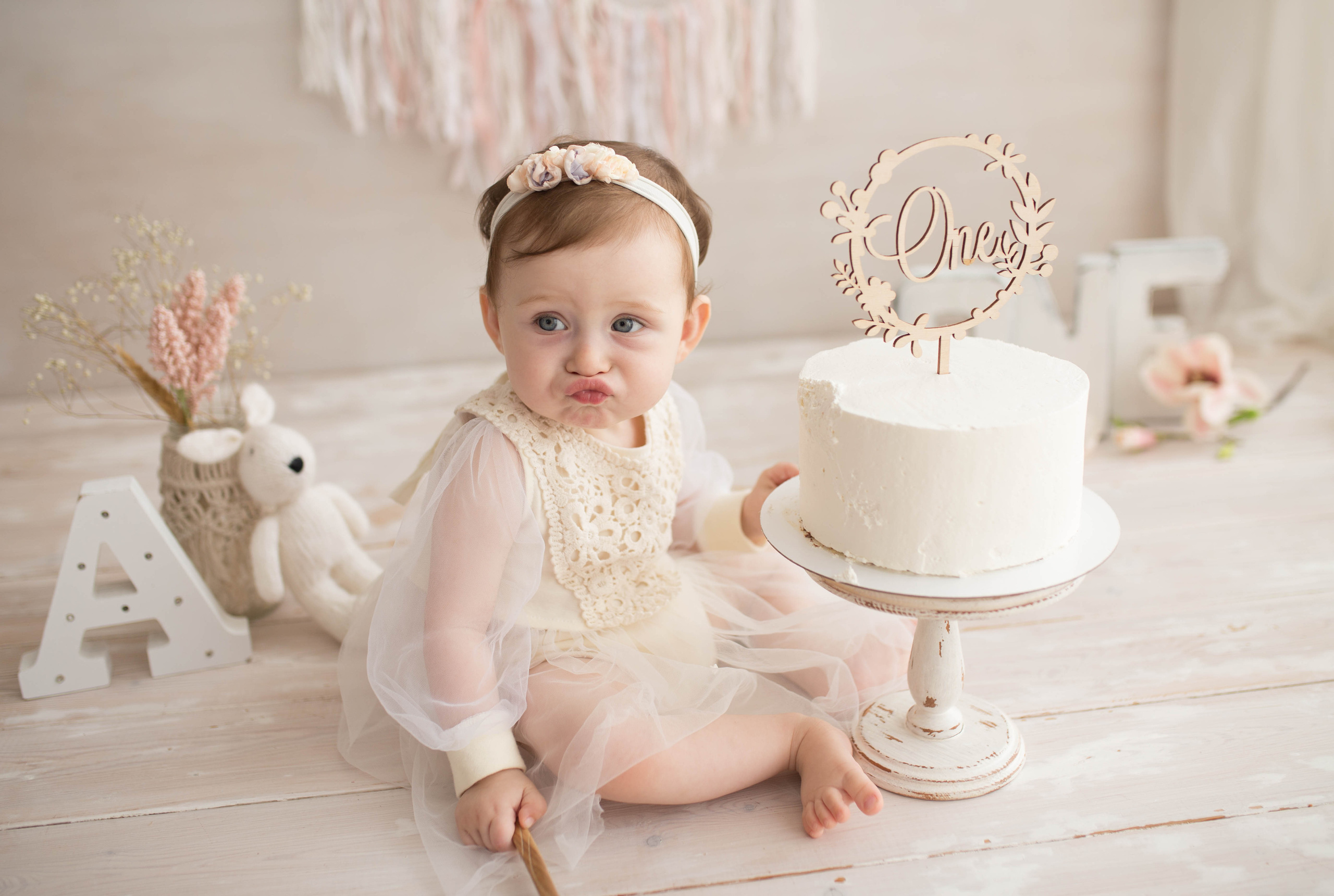 Фотосессия крушение торта в Казани. Фотограф новорождённых малышей и детский фотограф В Казани Лана Максим