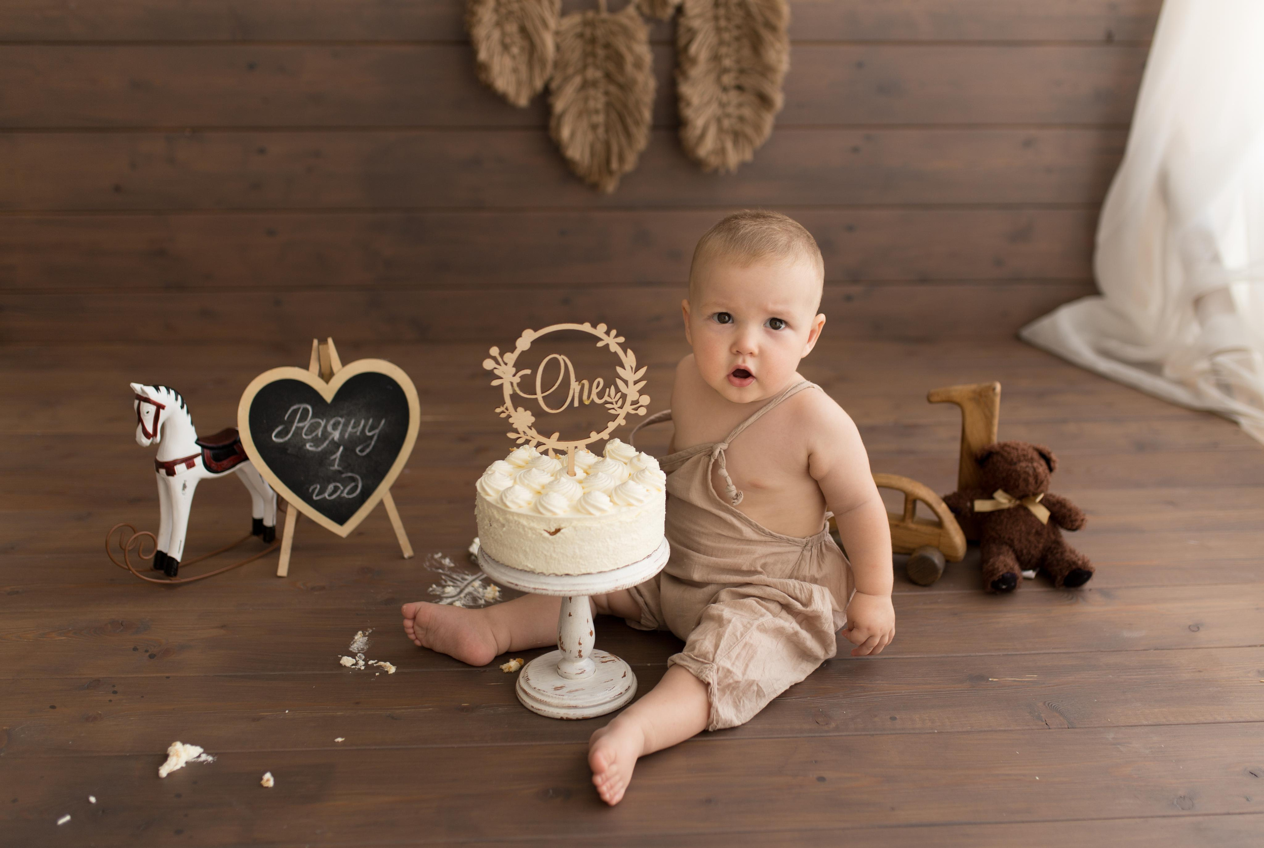 Фотосессия крушение торта в Казани. Фотограф новорождённых малышей и детский фотограф В Казани Лана Максим