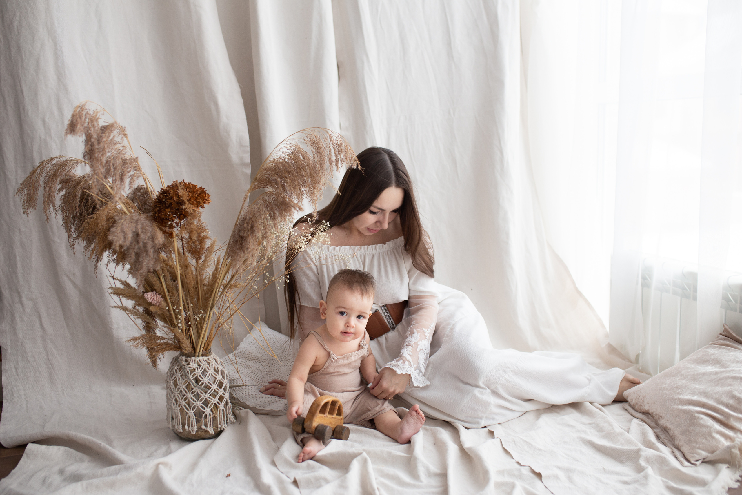 Мама и малыш. Фотограф новорождённых малышей и детский фотограф В Казани Лана Максим