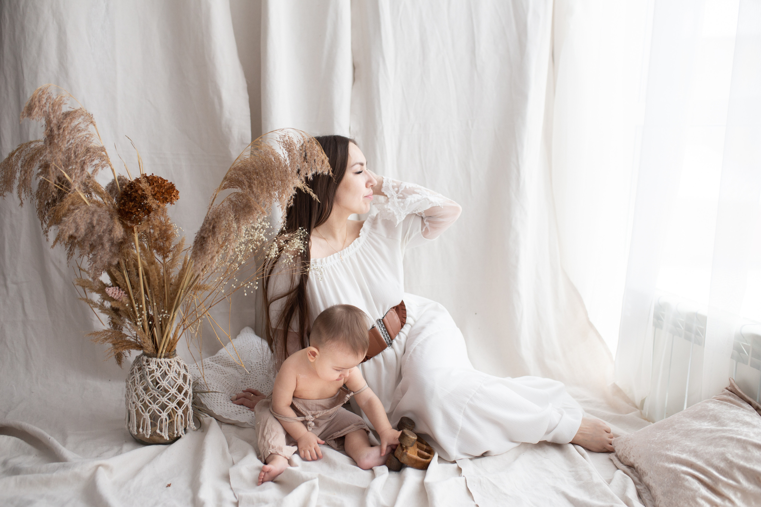 Мама и малыш. Фотограф новорождённых малышей и детский фотограф В Казани Лана Максим