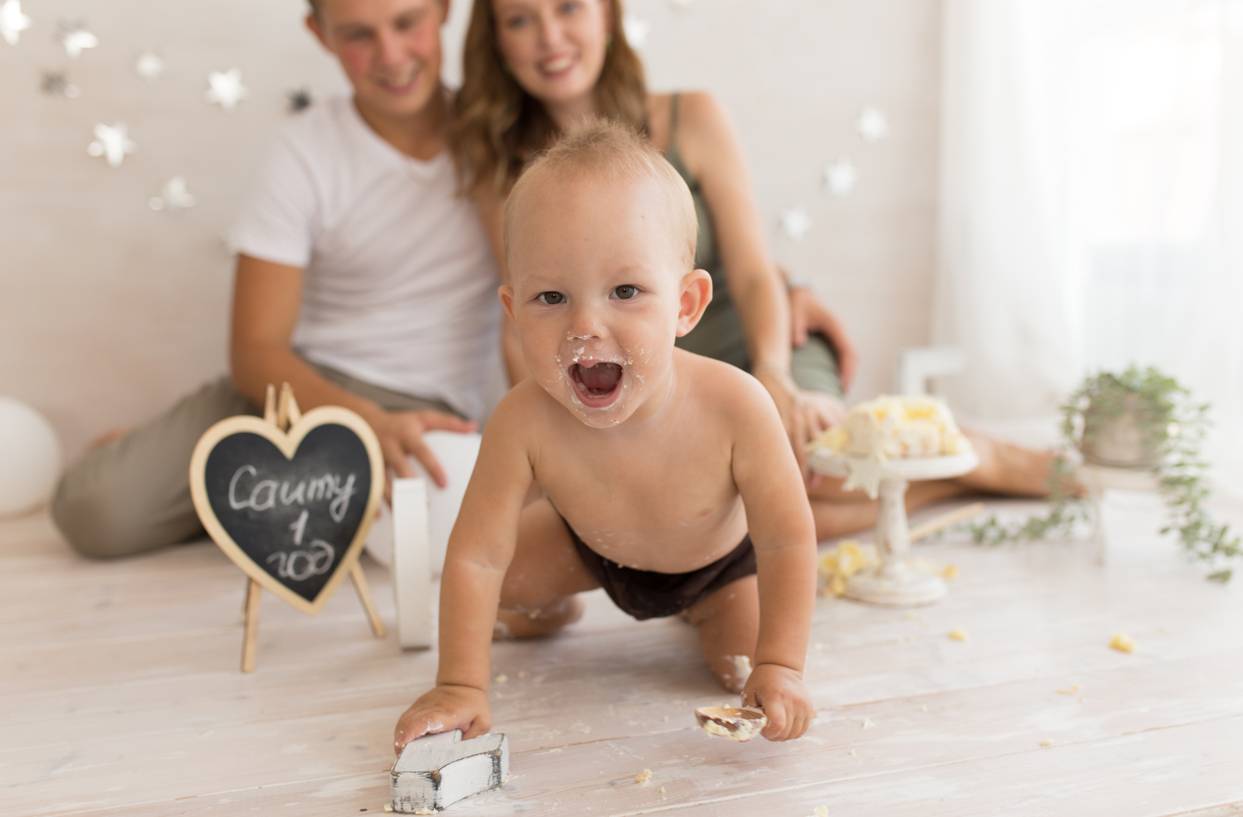 Фотосессия крушение торта в Казани. Фотограф новорождённых малышей и детский фотограф В Казани Лана Максим