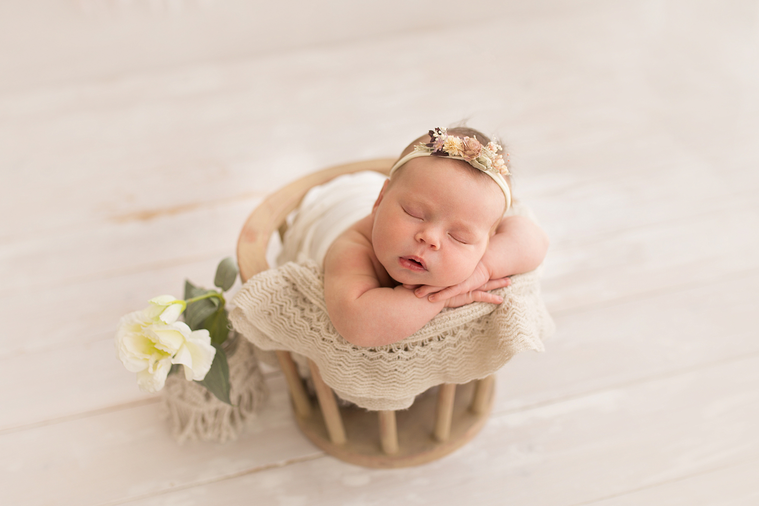 Фотосессия новорождённого. Фотограф новорождённых малышей и детский фотограф В Казани Лана Максим