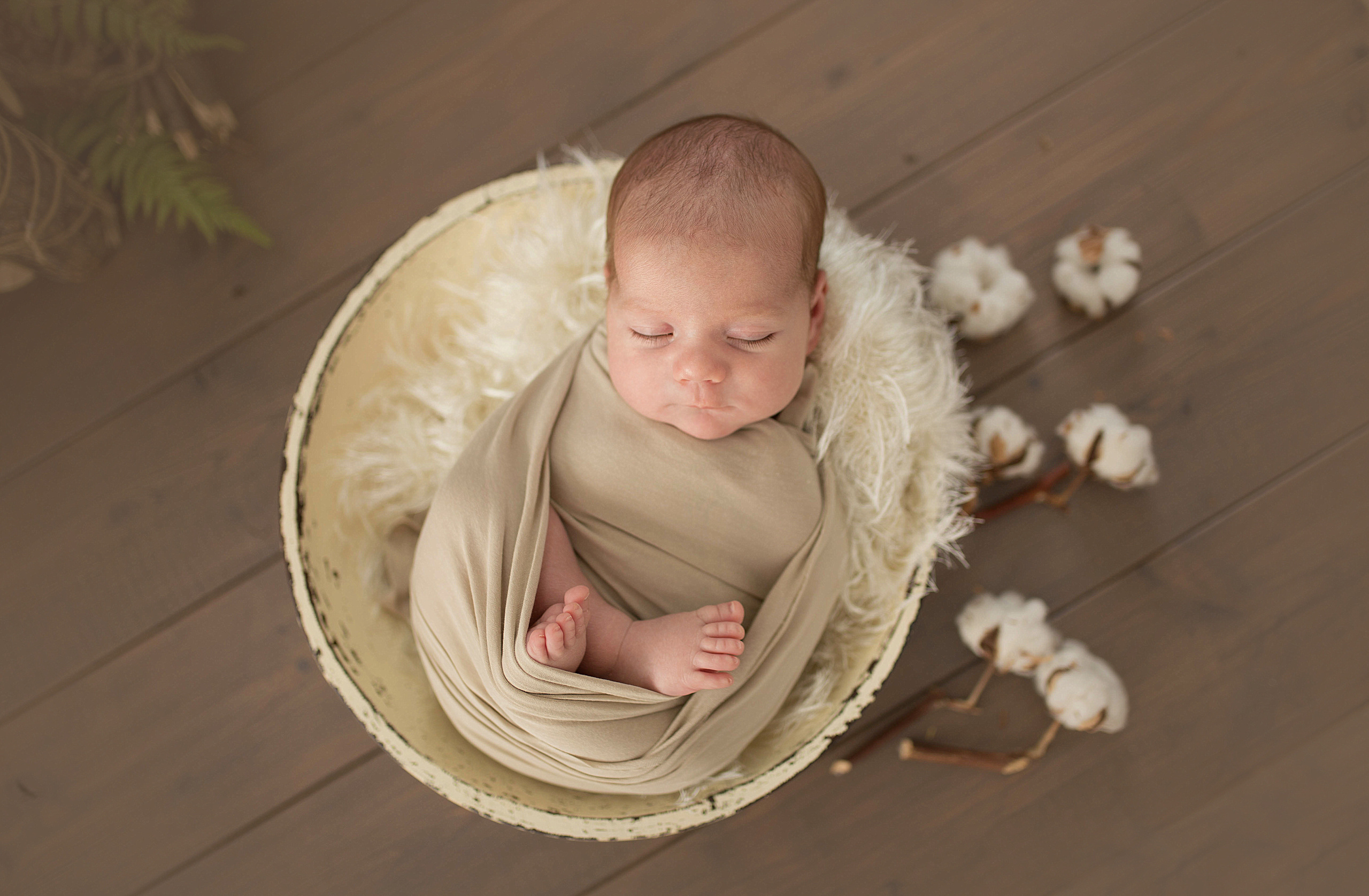 Фотосессия новорождённого. Фотограф новорождённых малышей и детский фотограф В Казани Лана Максим