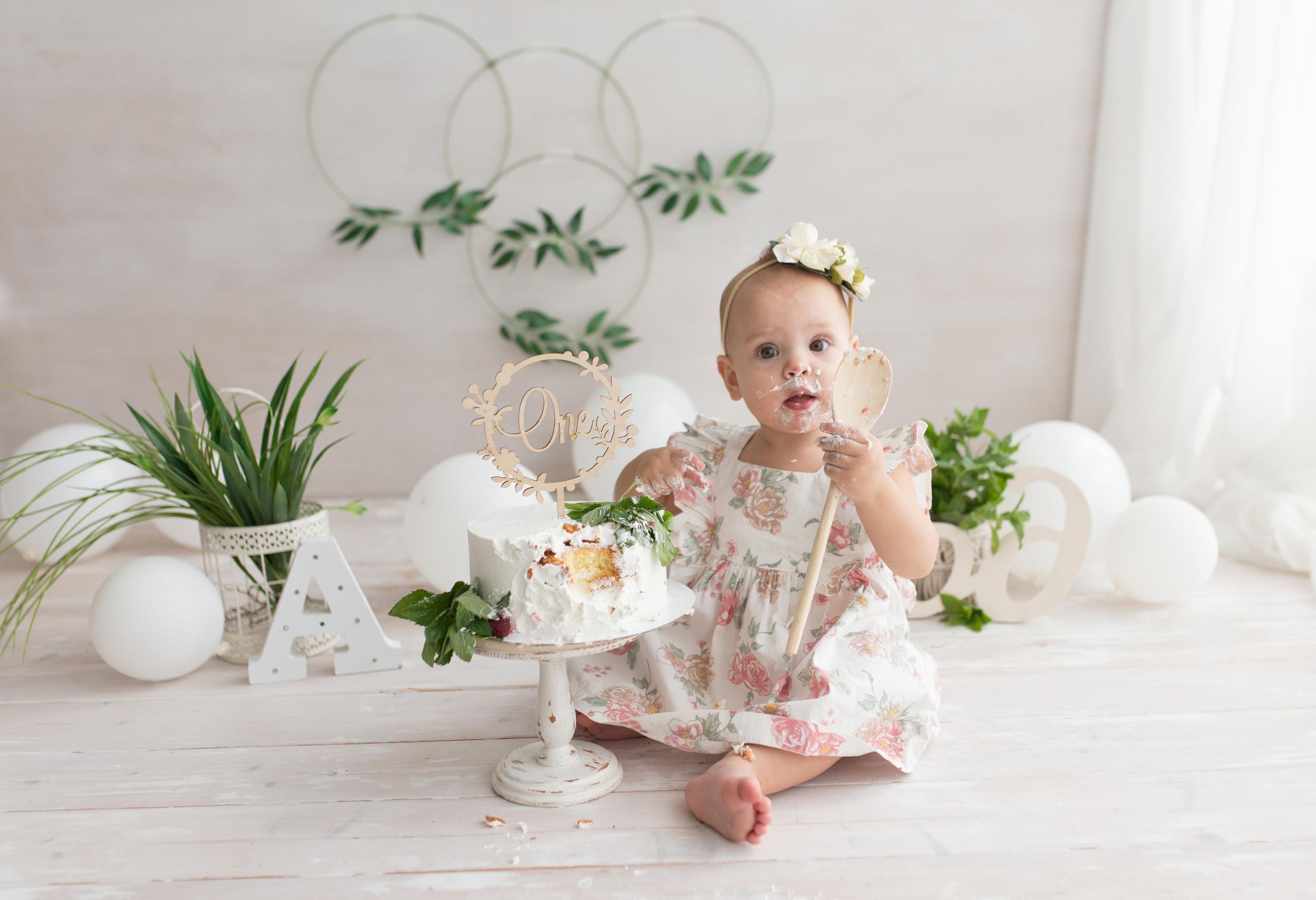 Фотосессия крушение торта в Казани. Фотограф новорождённых малышей и детский фотограф В Казани Лана Максим