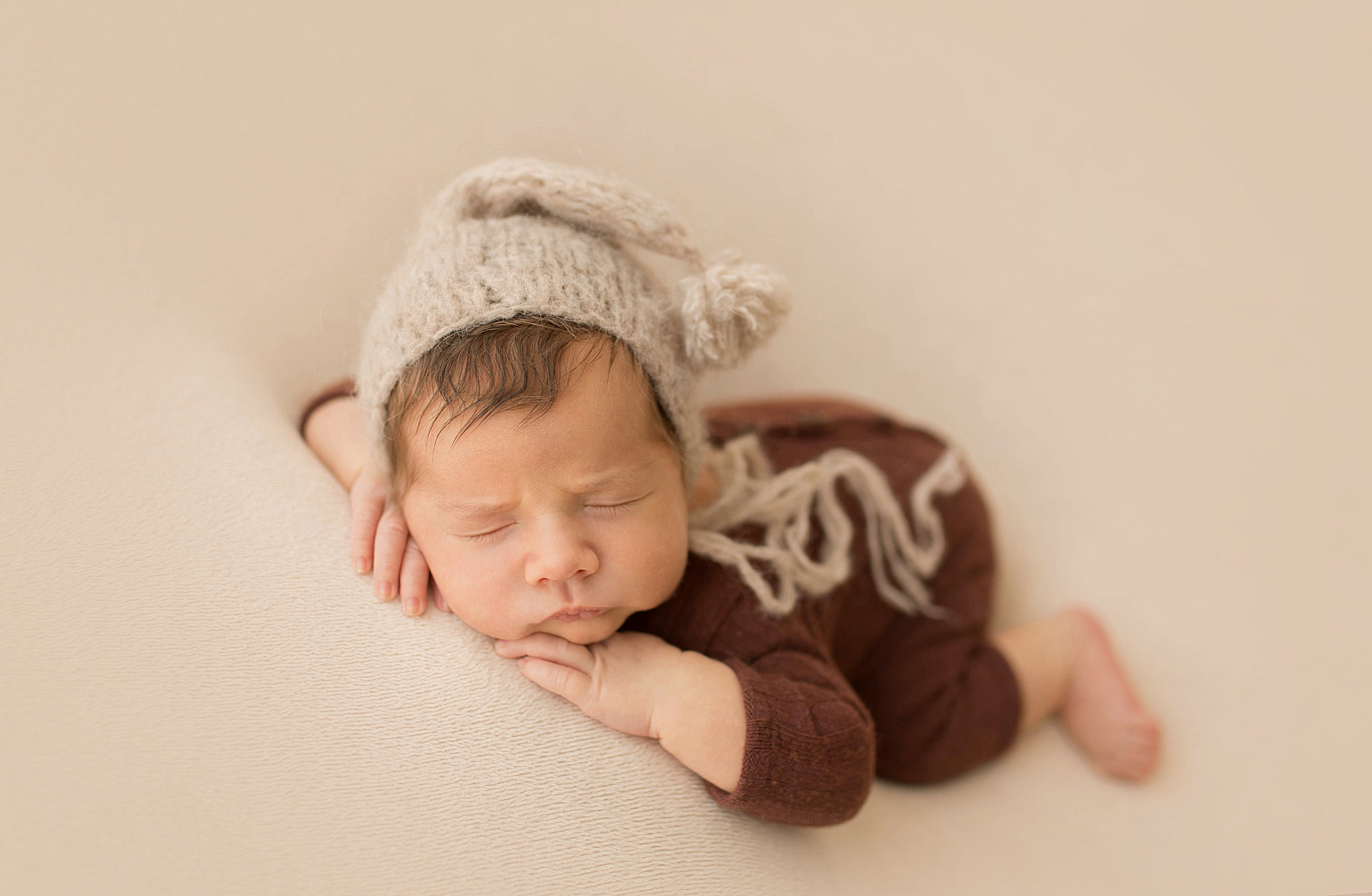 Фотосессия новорождённого. Фотограф новорождённых малышей и детский фотограф В Казани Лана Максим