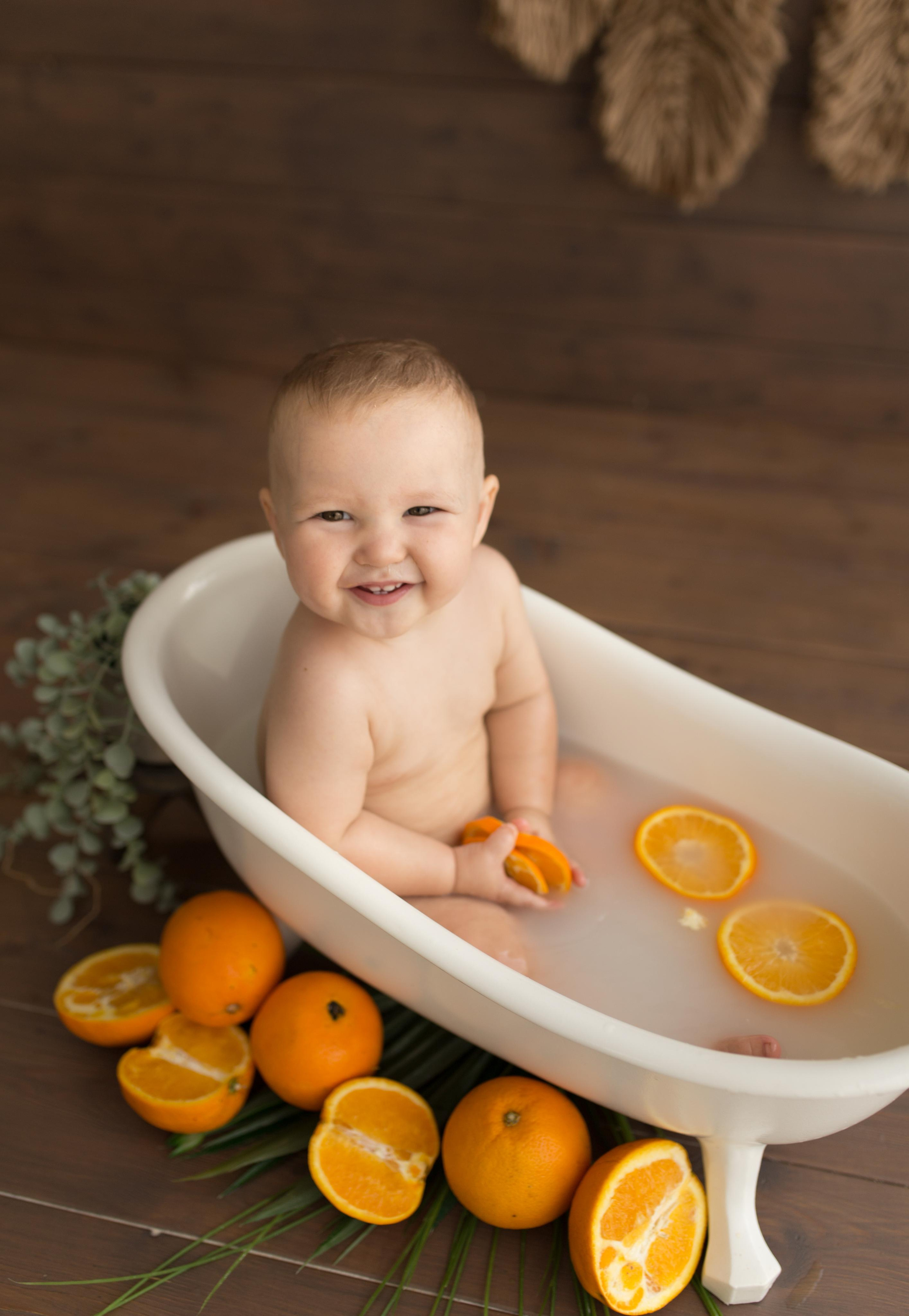 Фотосессия крушение торта в Казани. Фотограф новорождённых малышей и детский фотограф В Казани Лана Максим