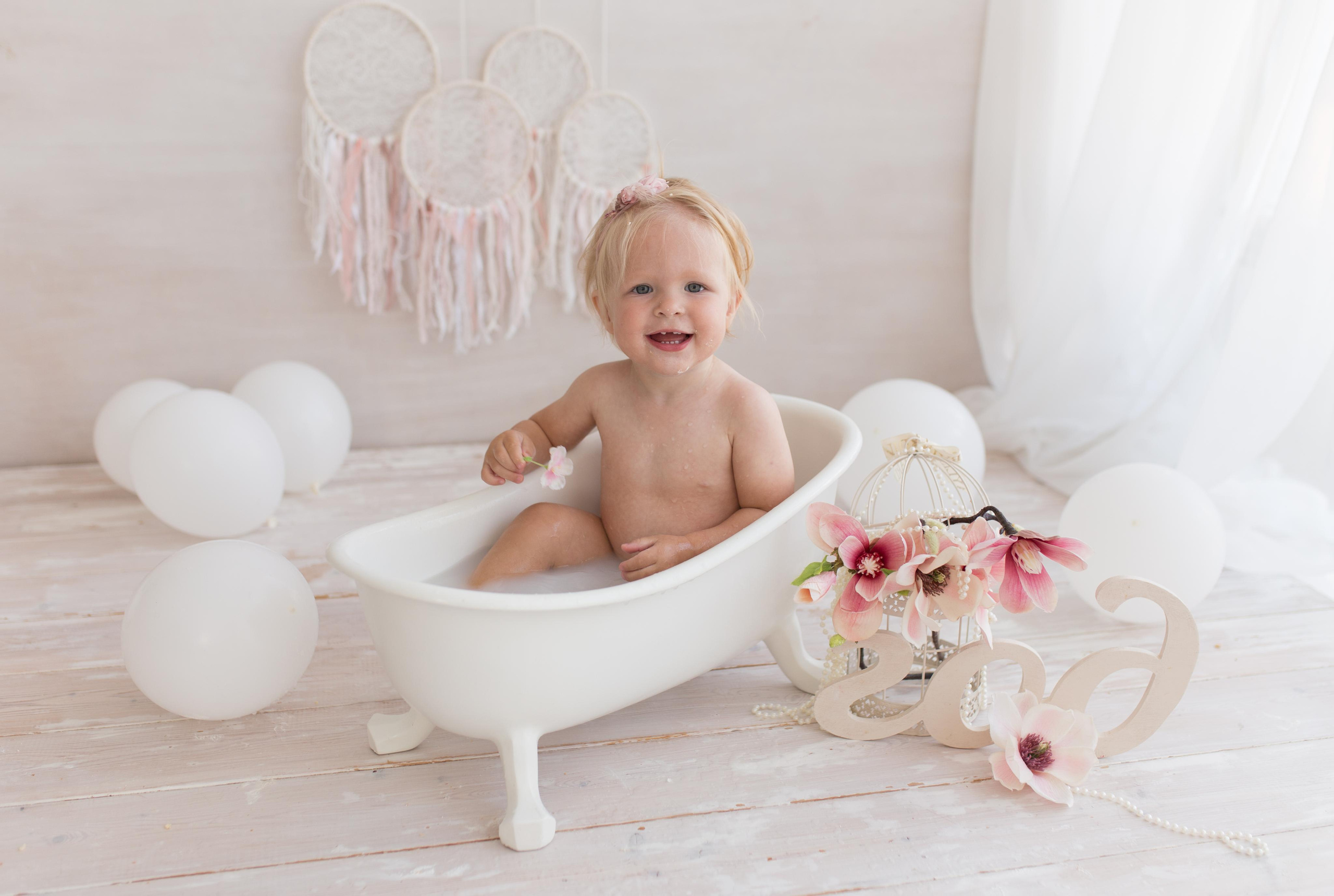 Фотосессия крушение торта в Казани. Фотограф новорождённых малышей и детский фотограф В Казани Лана Максим