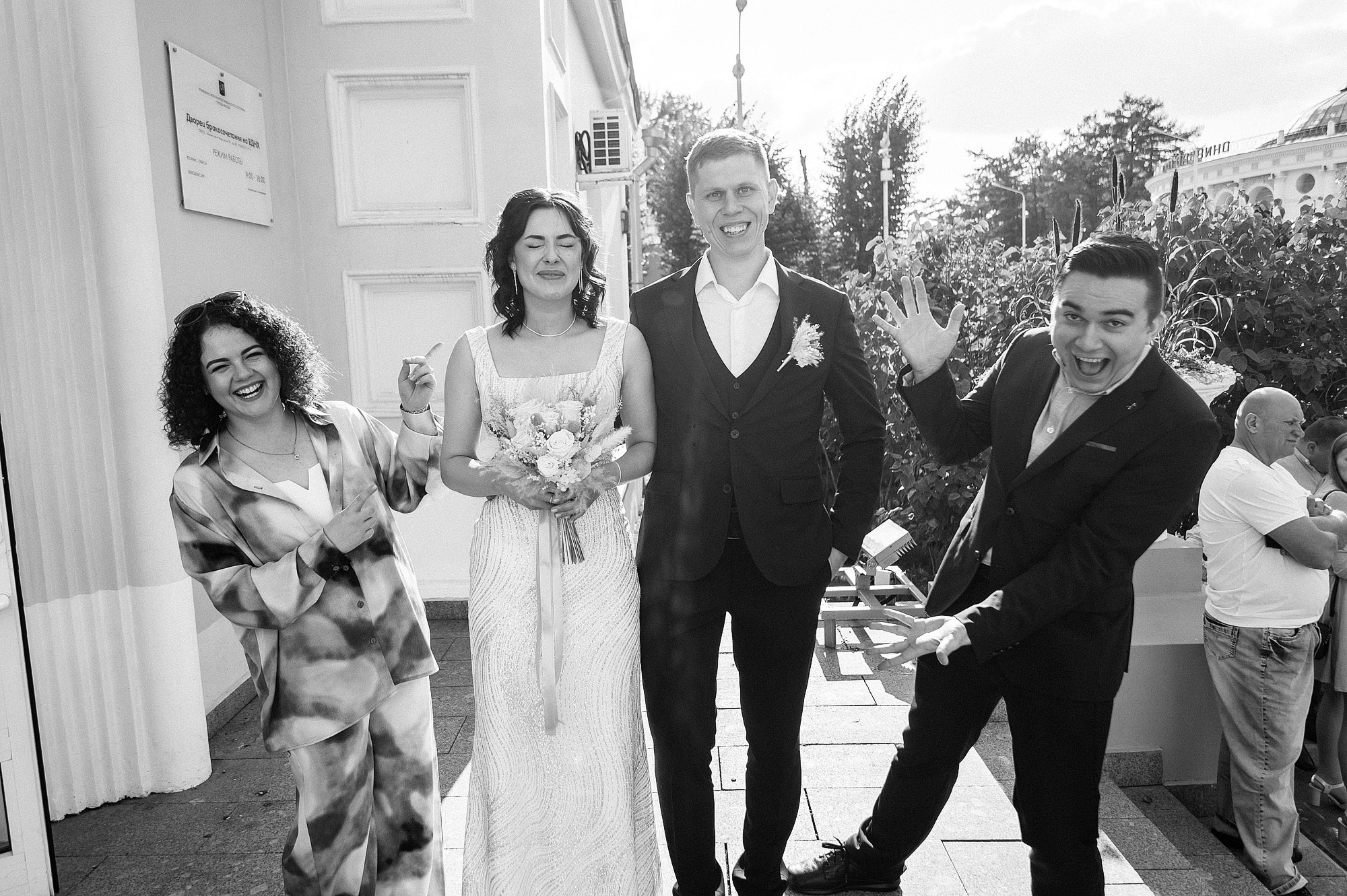 Денис и Екатерина ВДНХ. Свадебный фотограф в Дубне Алексей Фонарёв