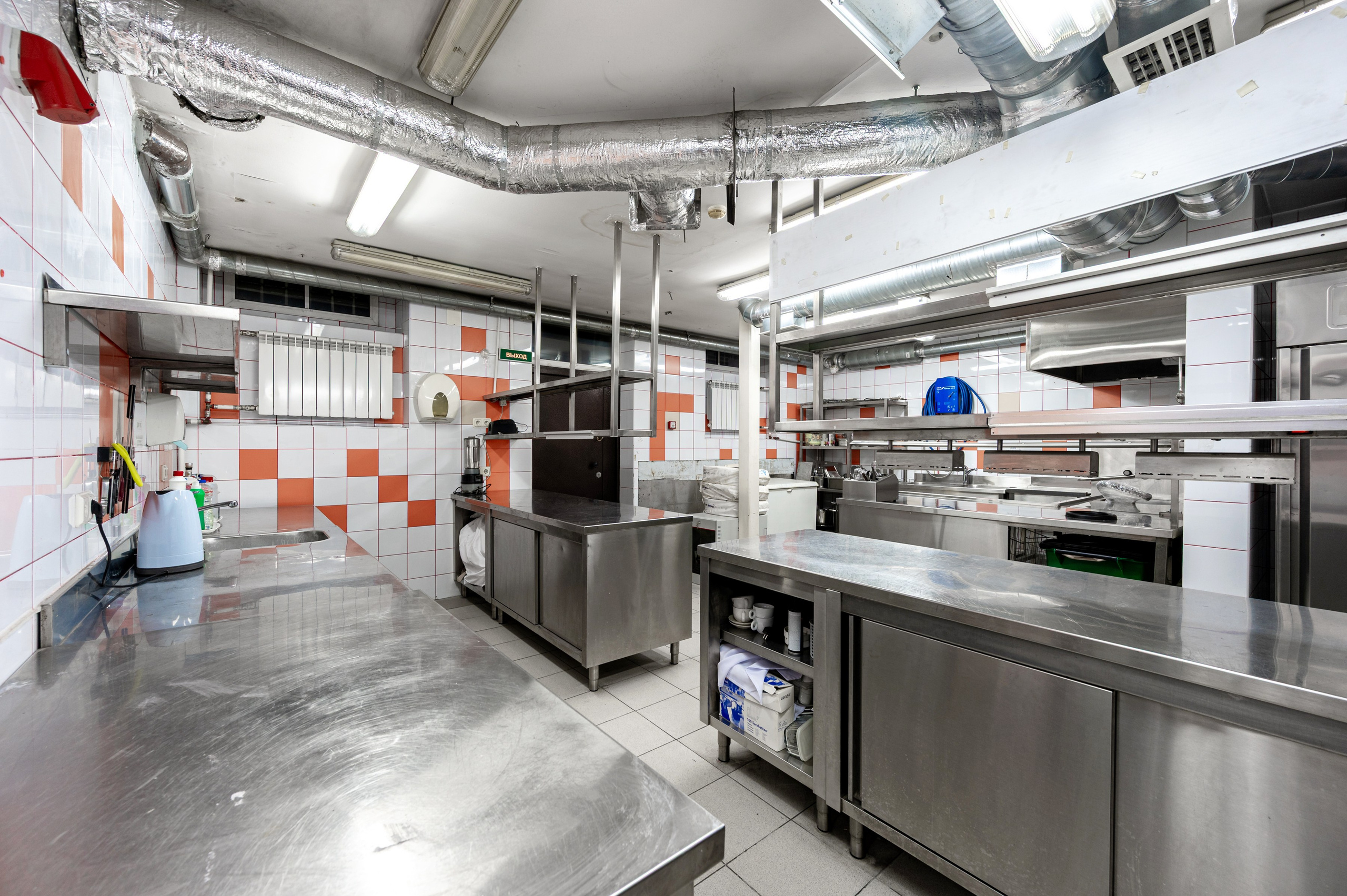 Ресторан на продажу. Интерьерный фотограф. Фото- видеосъемка недвижимости Санкт-Петербург