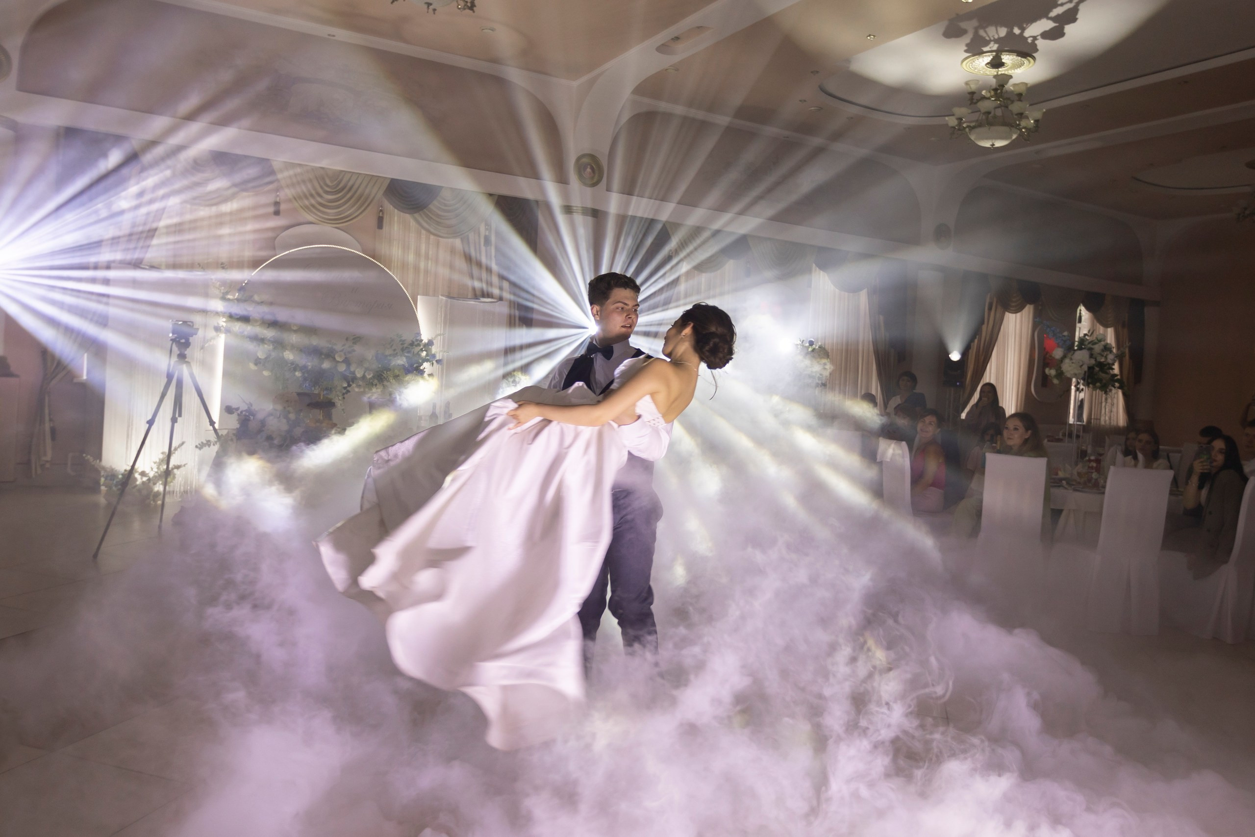 организация свадьбы Тюмень, свадебный организатор тюмень. координация свадьбы тюмень. организатор свадьбы тюмень. где отметить свадьбы в тюмени. свадебное платье купить тюмень. свадебный банкет тюмень. ведущий на свадьбу тюмень. свадебный фотограф тюмень.